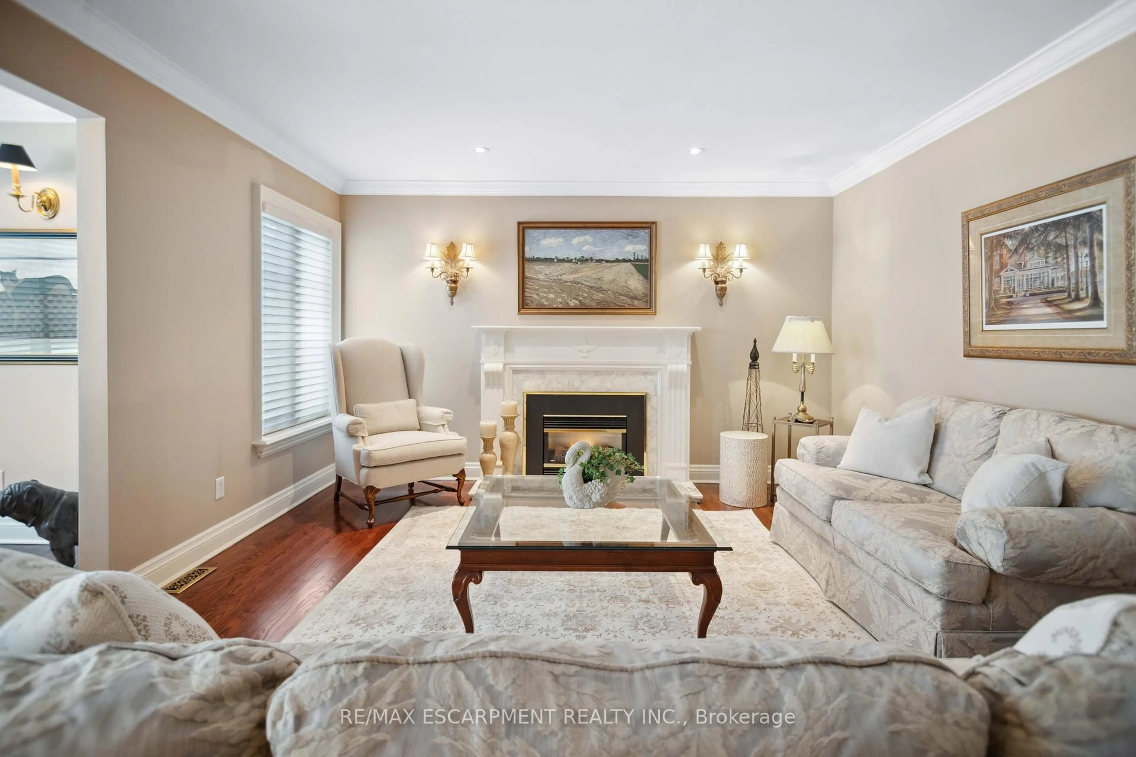 Living room with furniture, unknown for 56 Cameo St, Oakville Ontario L6J 5Y1