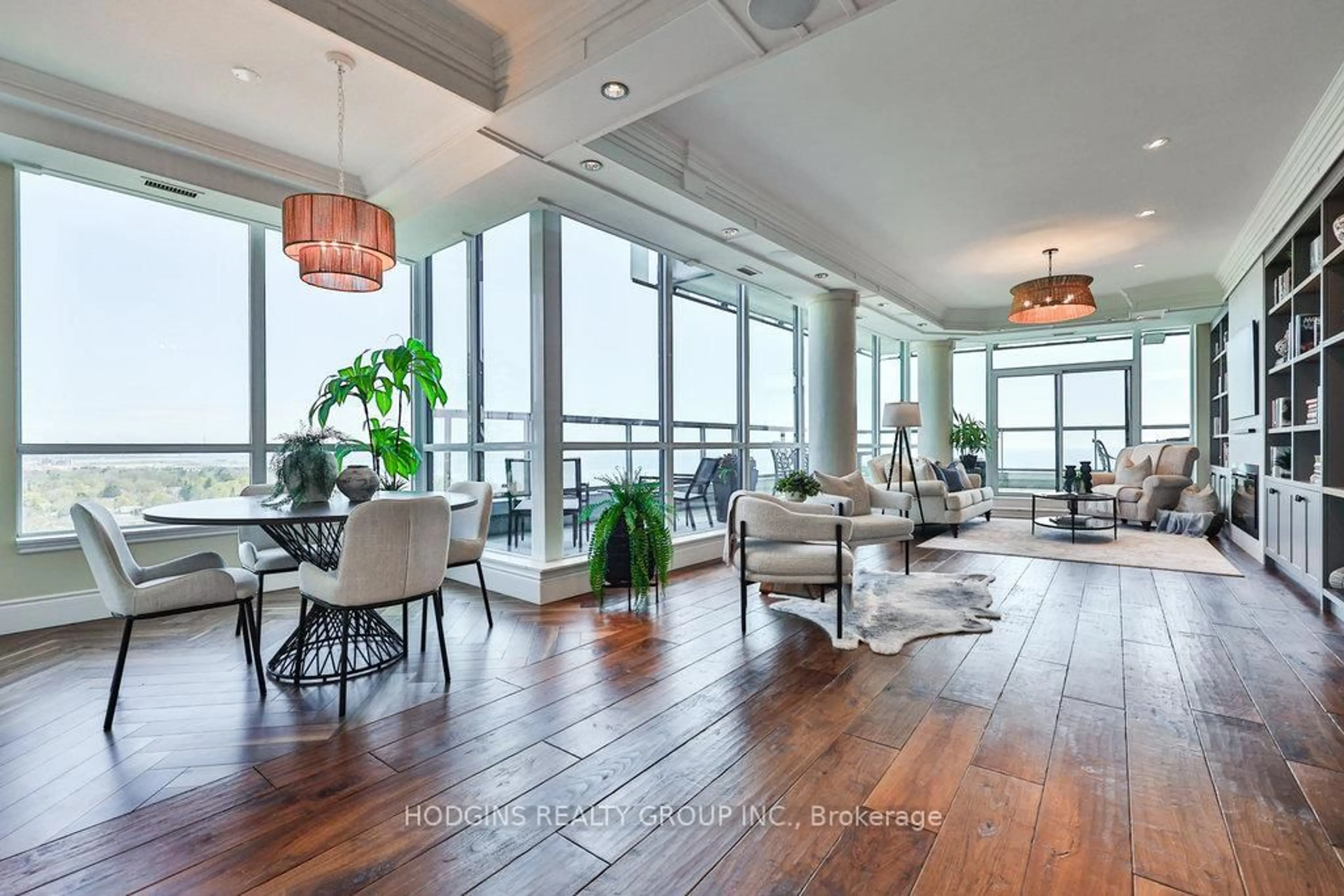 Unknown for 1 Hurontario St #2002, Mississauga Ontario L5G 0A3