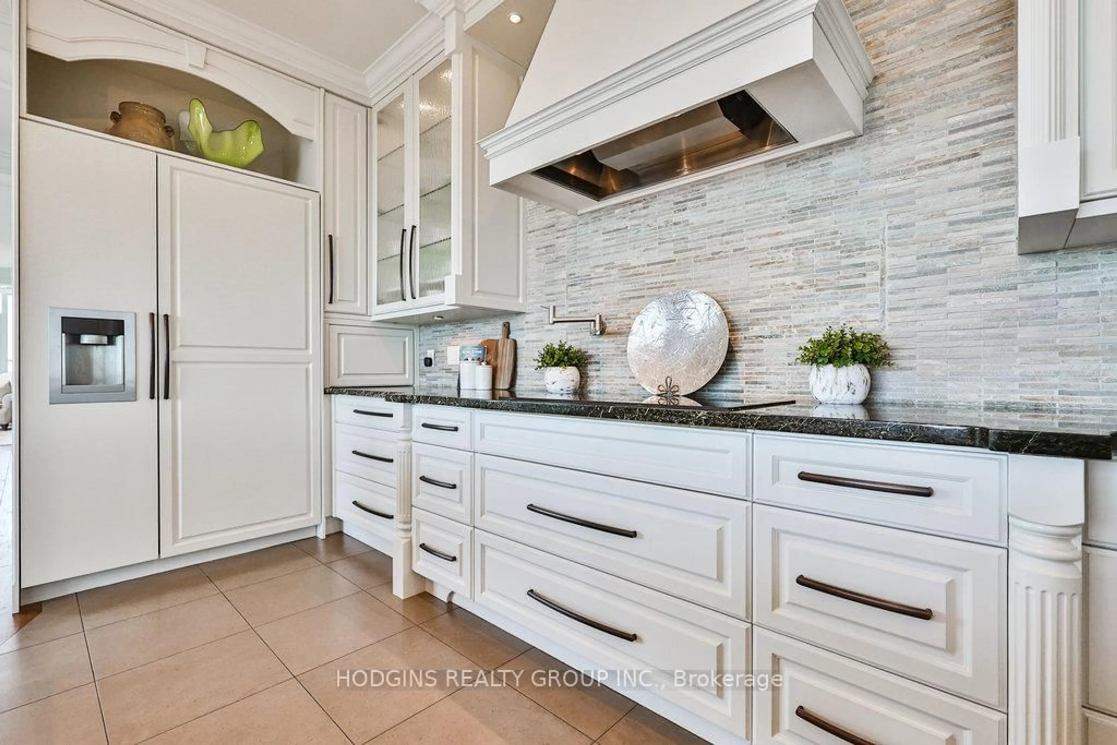 Contemporary kitchen, ceramic/tile floor for 1 Hurontario St #2002, Mississauga Ontario L5G 0A3