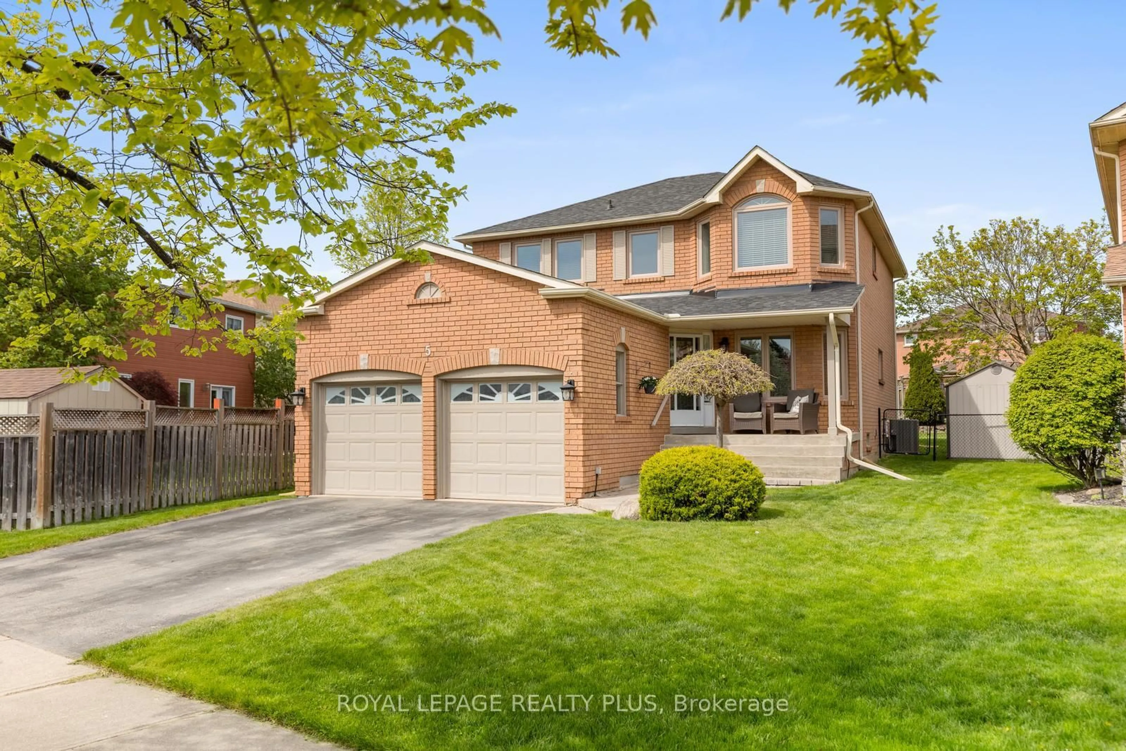Home with brick exterior material, street for 5 Davis Cres, Halton Hills Ontario L7G 5P4