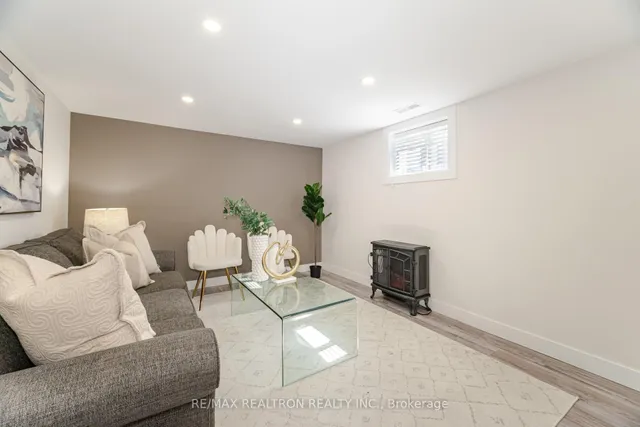 Additional property image - 86 Crendon Dr