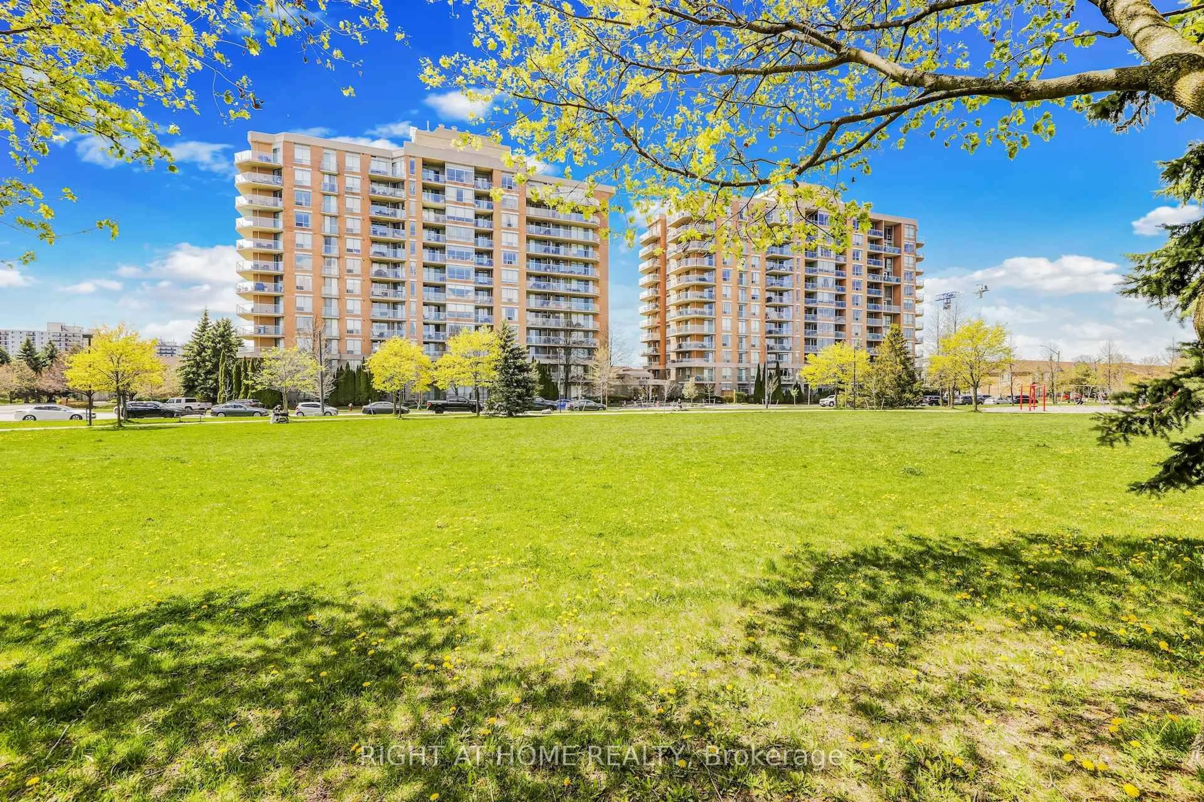 A pic from outside/outdoor area/front of a property/back of a property/a pic from drone, unknown for 1140 Parkwest Pl #502, Mississauga Ontario L5E 3K9