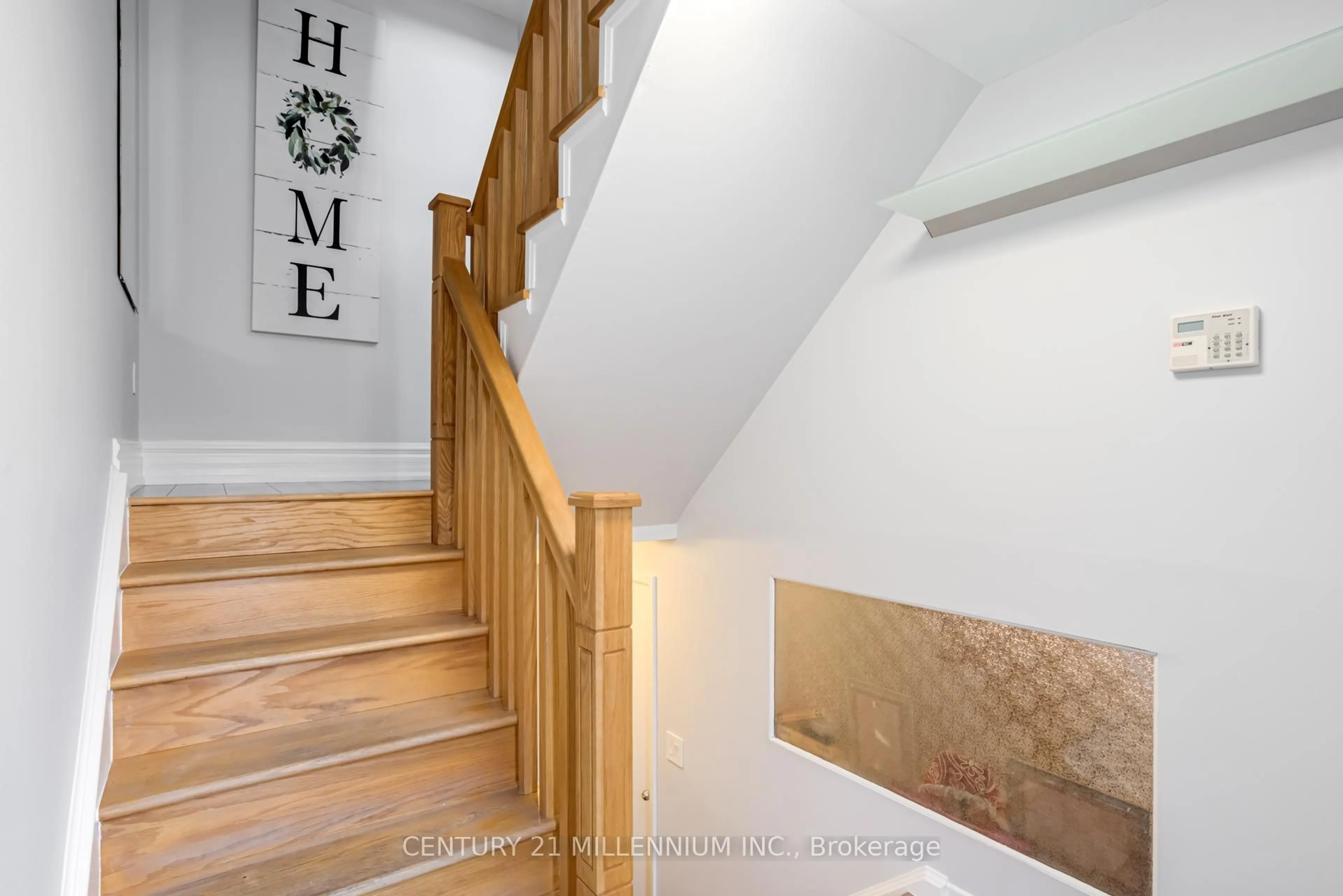 Stairs for 7080 Copenhagen Rd #13, Mississauga Ontario L5N 2C9