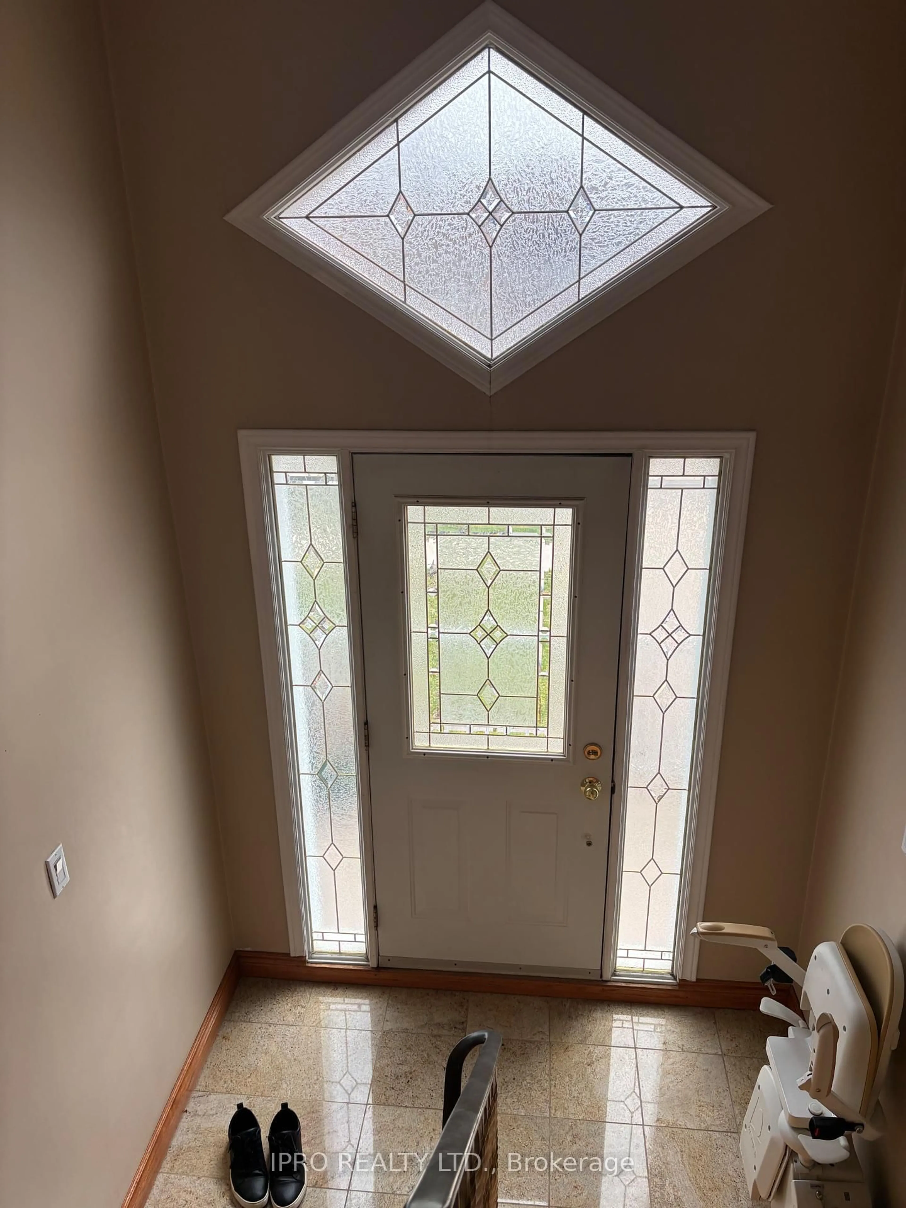 Indoor entryway for 309 Pellatt Ave, Toronto Ontario M9N 3P2