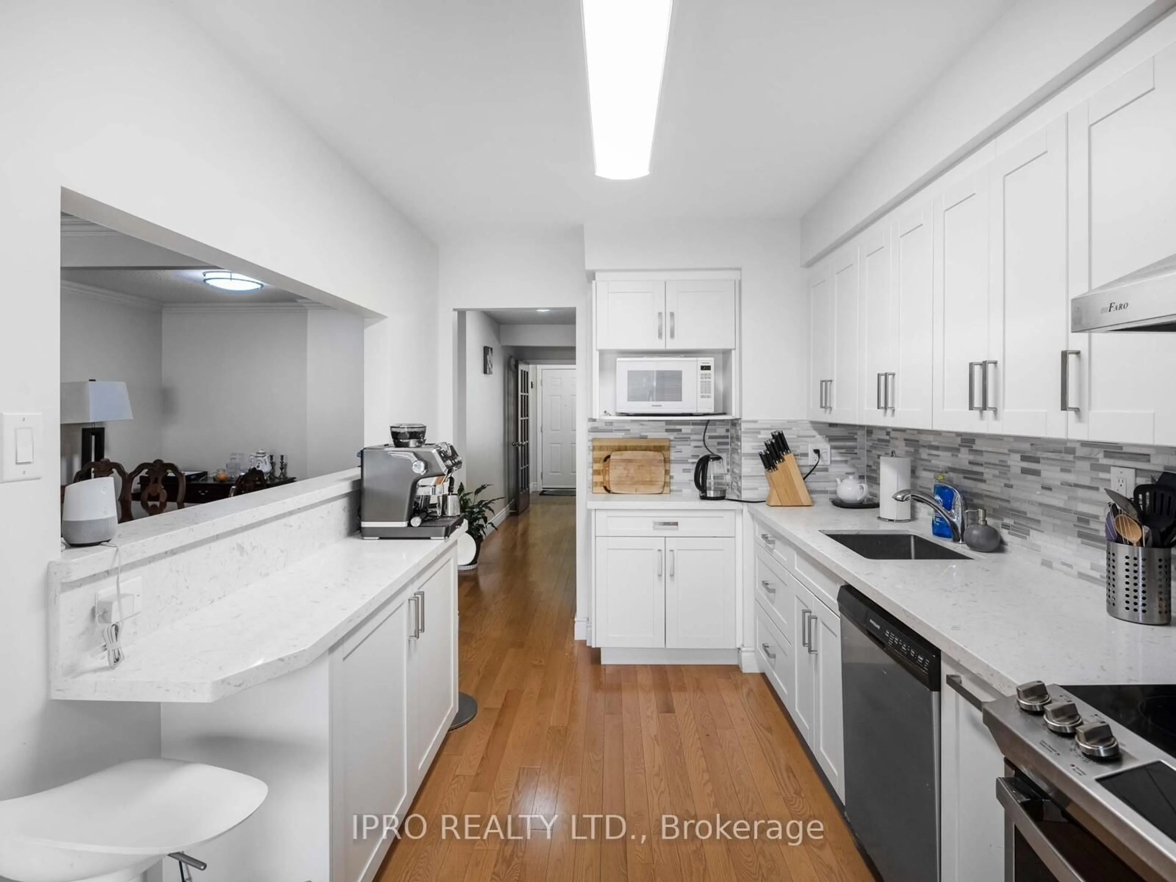 Standard kitchen, unknown for 2020 South Millway N/A, Mississauga Ontario L5L 1K2