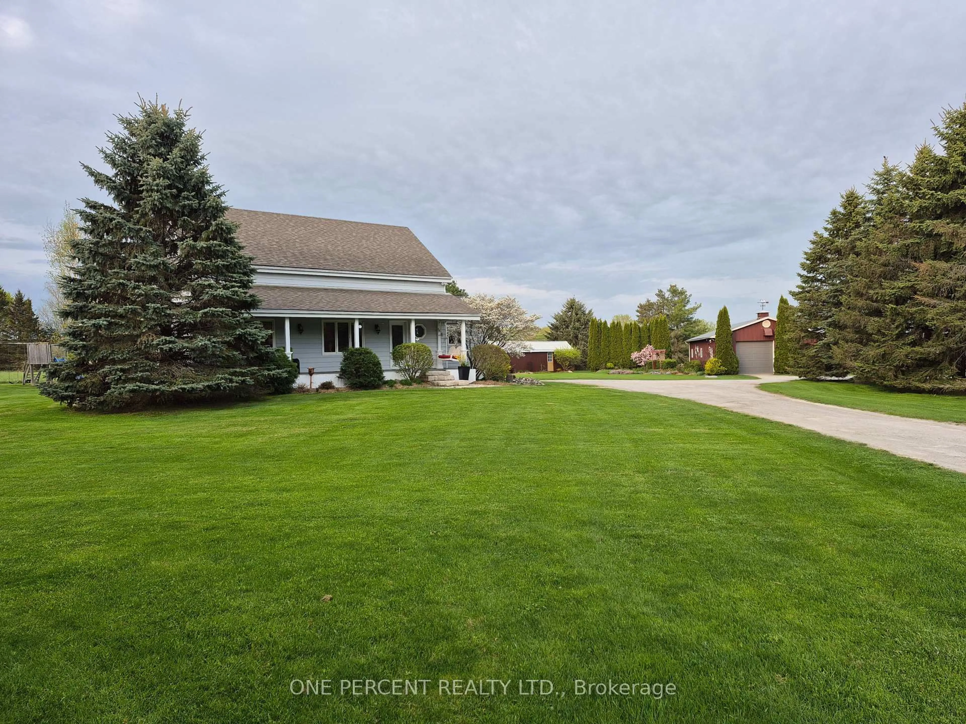 A pic from outside/outdoor area/front of a property/back of a property/a pic from drone, unknown for 18234 Mississauga Rd, Caledon Ontario L7K 1M2