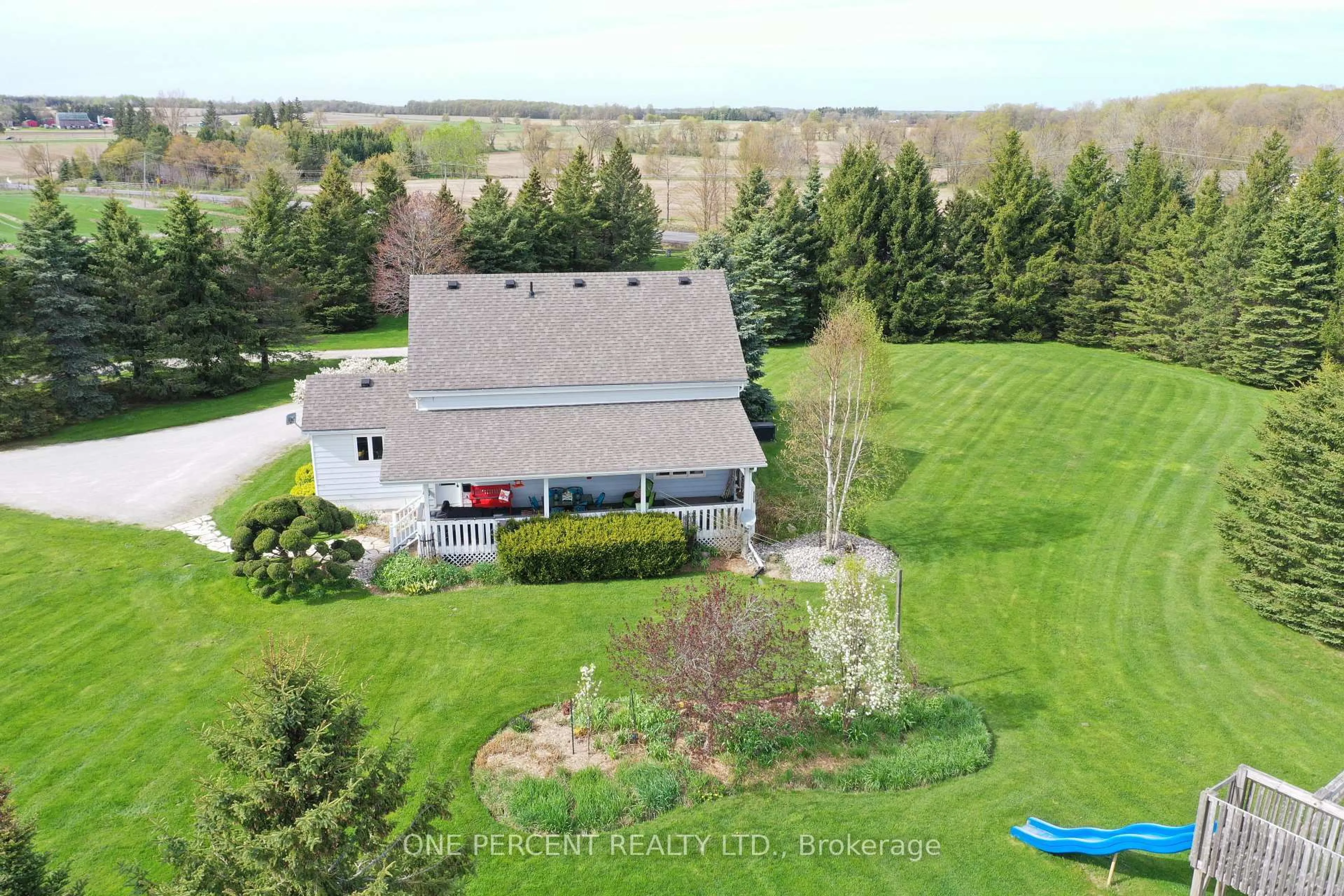 A pic from outside/outdoor area/front of a property/back of a property/a pic from drone, unknown for 18234 Mississauga Rd, Caledon Ontario L7K 1M2