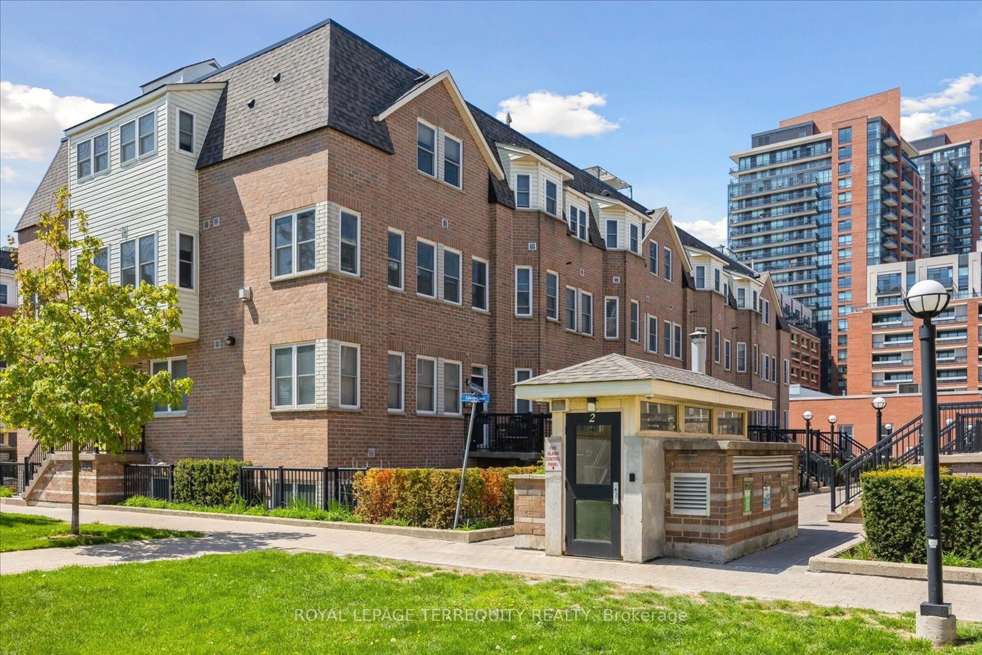 Patio, building for 760 Lawrence Ave #61, Toronto Ontario M6A 3E7