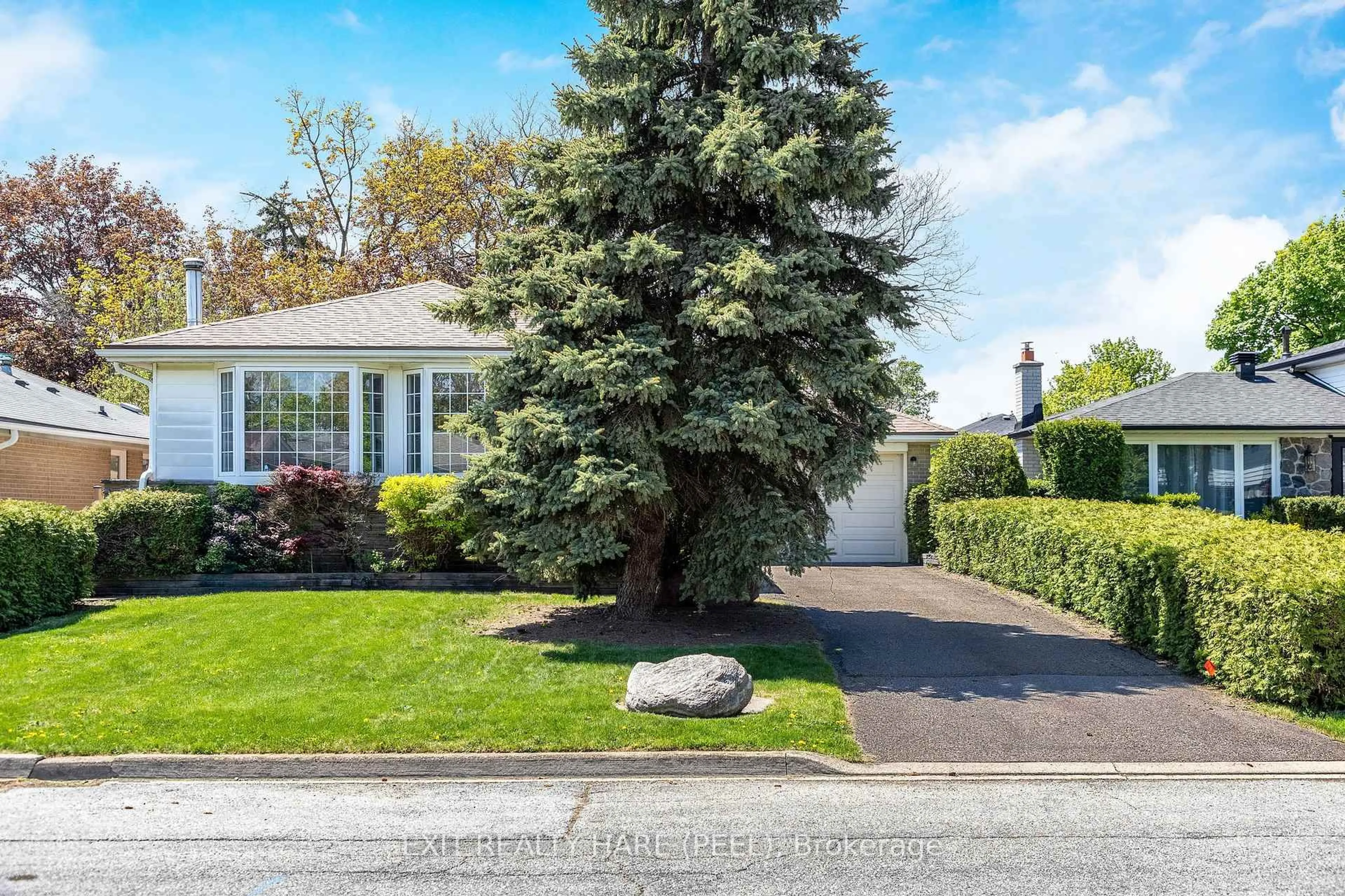 Unknown for 44 Staveley Cres, Brampton Ontario L6W 2R9