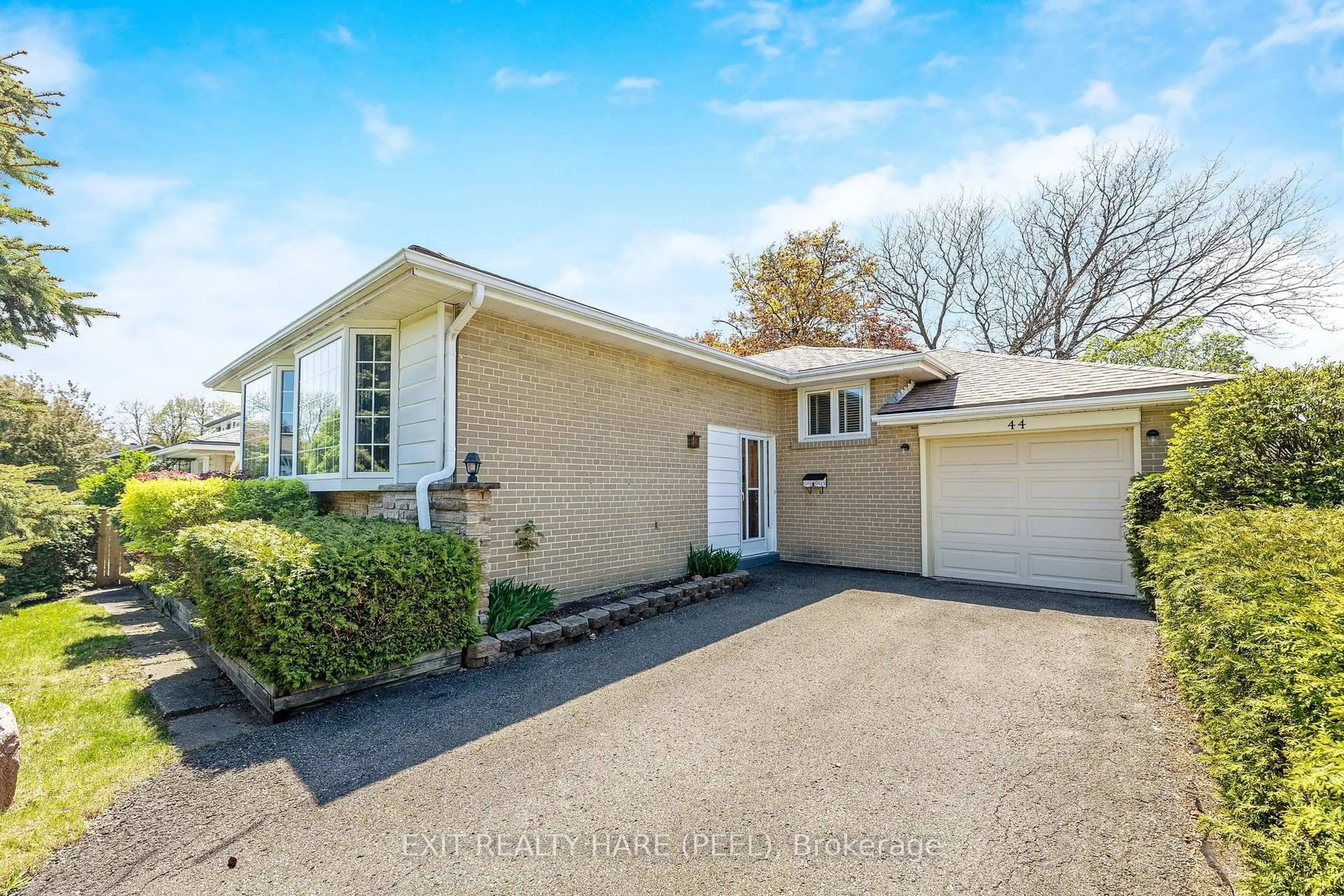 Unknown for 44 Staveley Cres, Brampton Ontario L6W 2R9