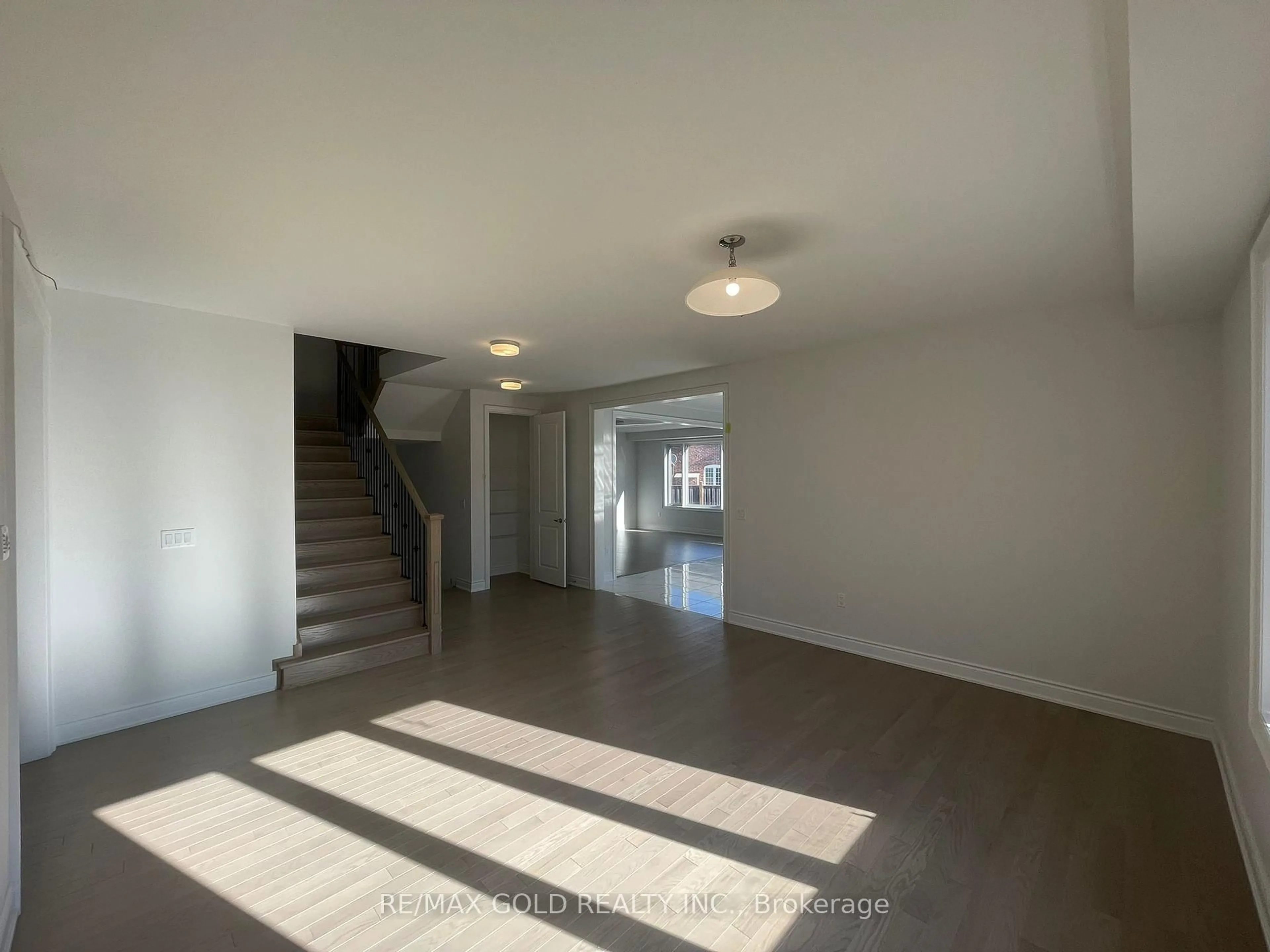 A pic of a room for 31 Dolomite Dr, Brampton Ontario L6P 4R6