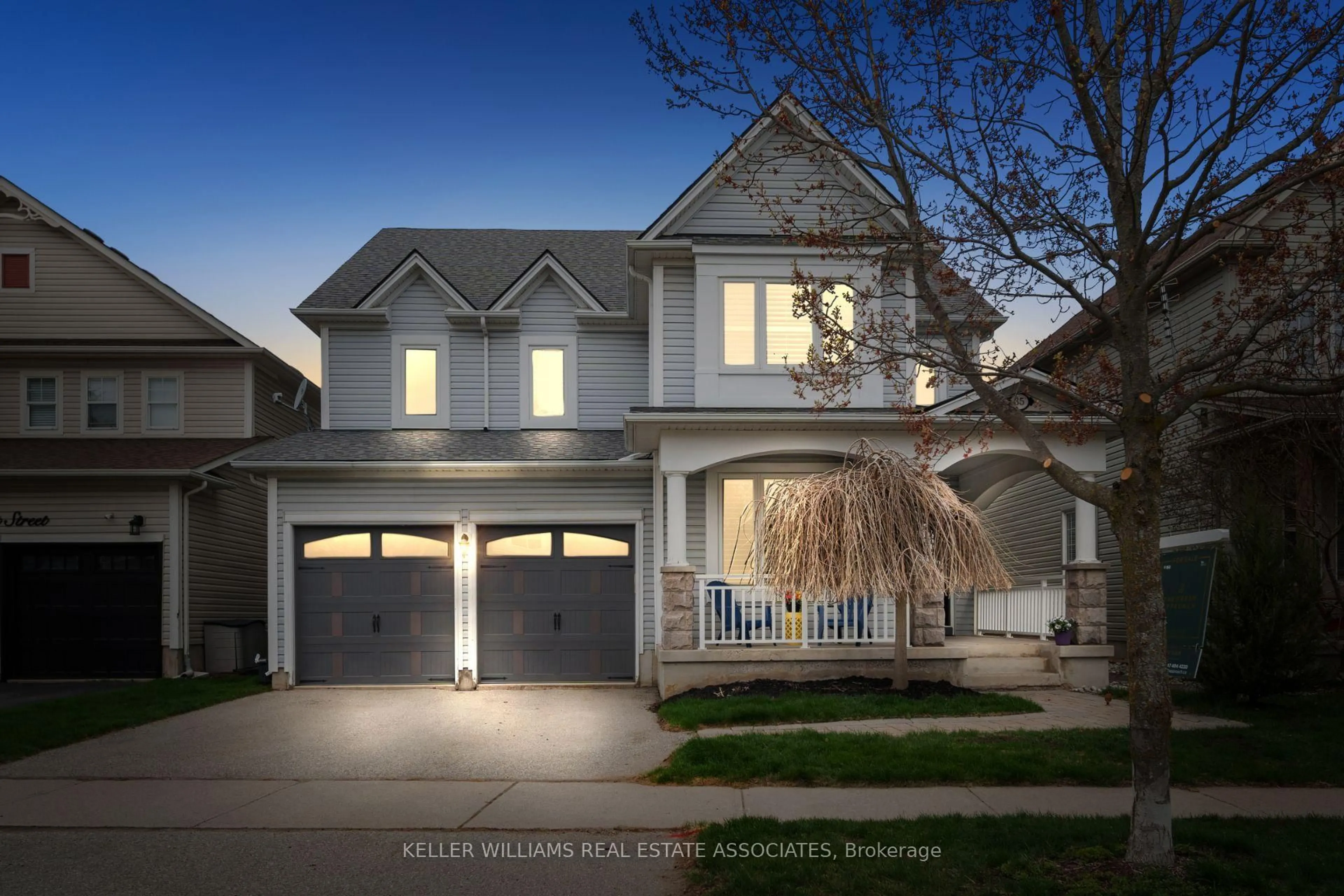 Home with vinyl exterior material, street for 35 Bonnette St, Halton Hills Ontario L7J 2Z6
