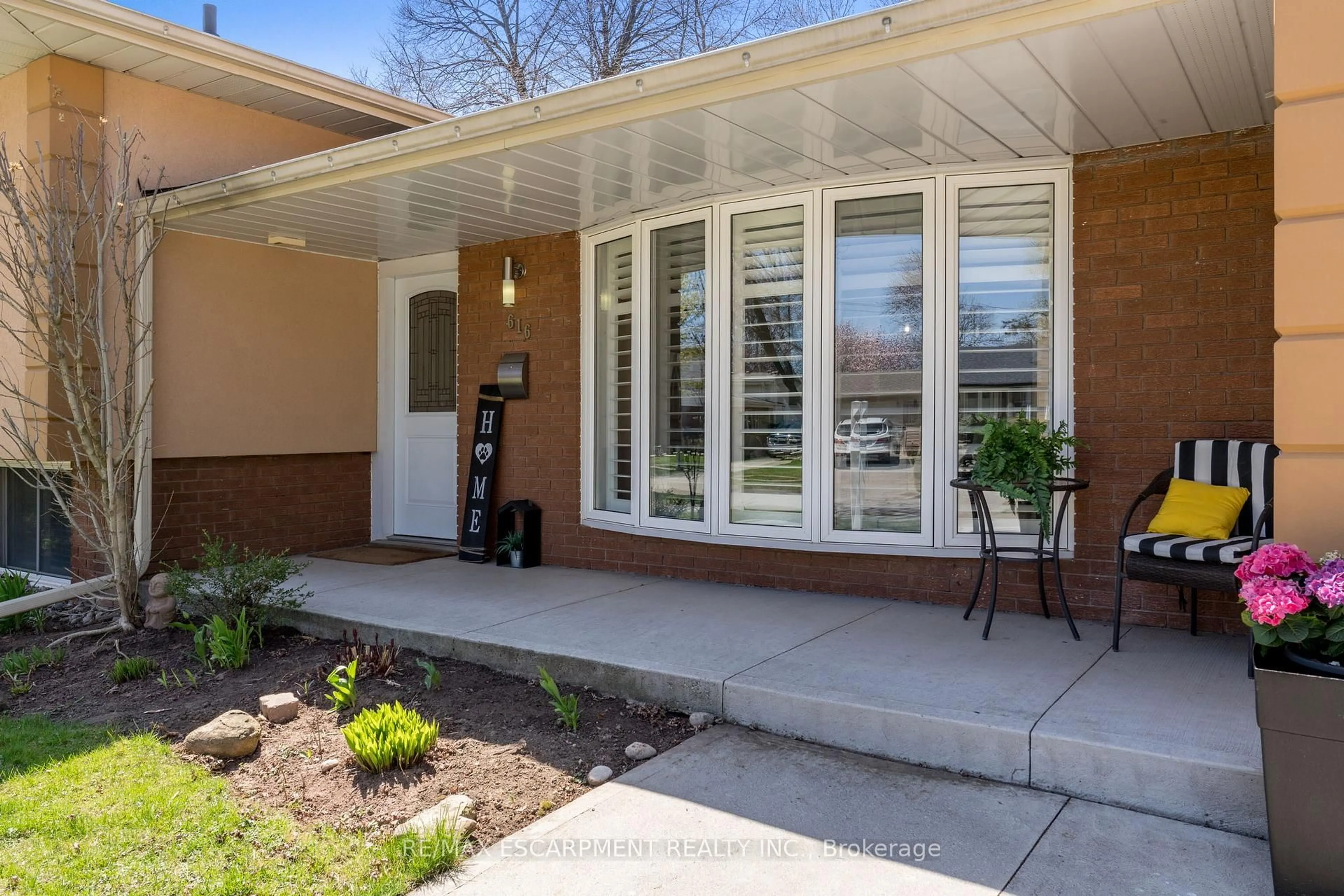 Unknown for 616 Blue Forest Hill, Burlington Ontario L7L 4H3