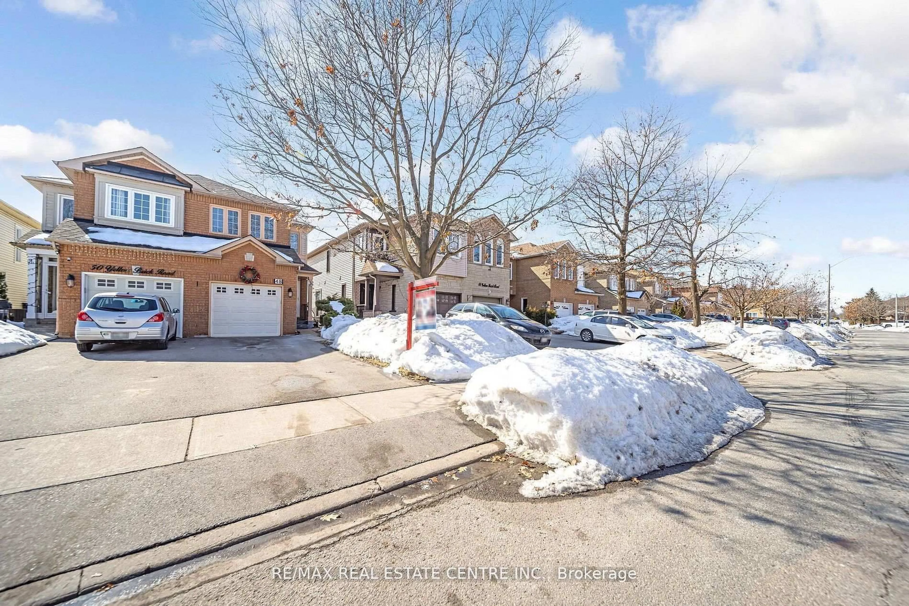 A pic from outside/outdoor area/front of a property/back of a property/a pic from drone, street for 48 Yellow Brick Rd, Brampton Ontario L6V 4L1