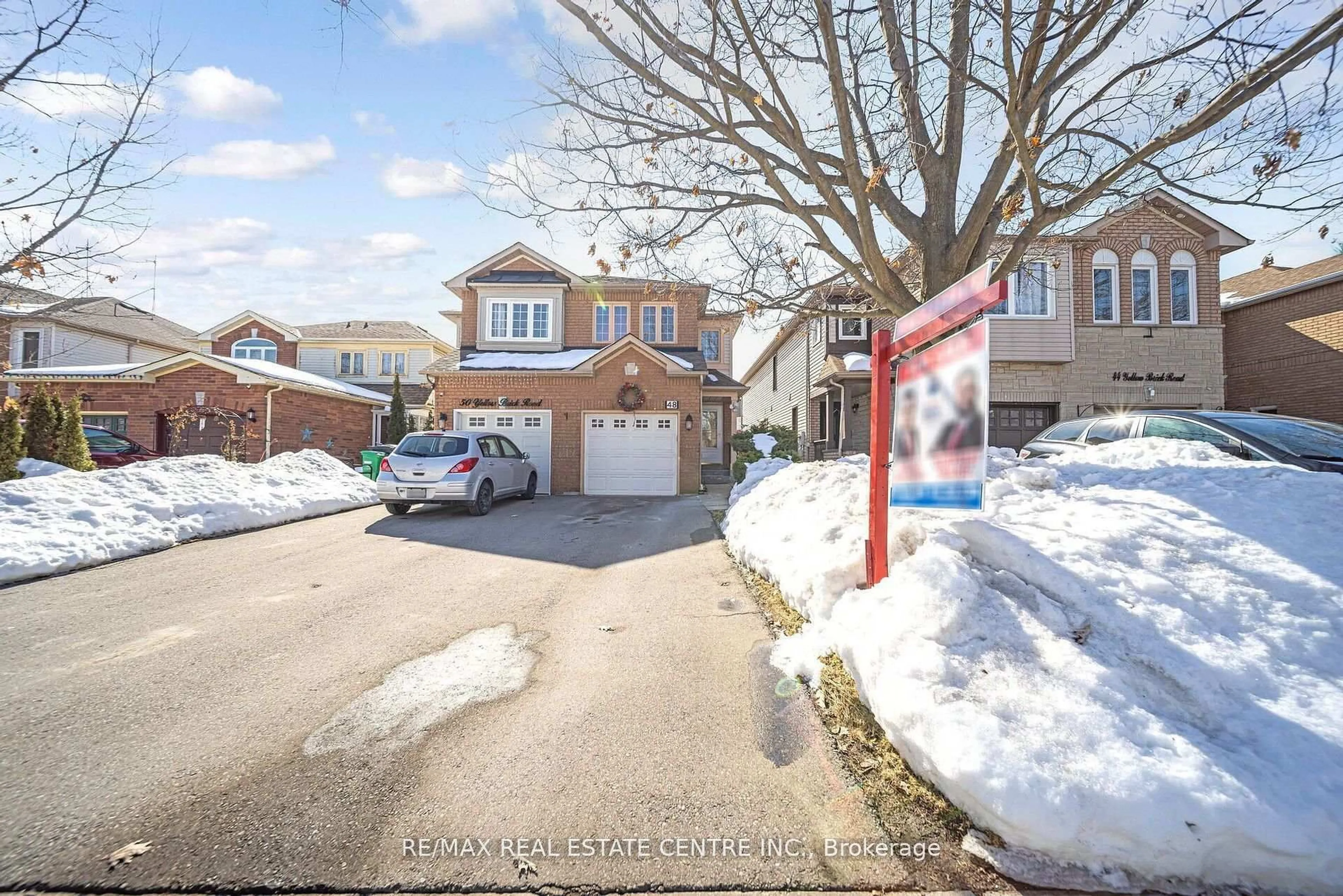 A pic from outside/outdoor area/front of a property/back of a property/a pic from drone, street for 48 Yellow Brick Rd, Brampton Ontario L6V 4L1