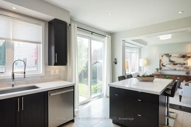 Additional property image - 886 Savoline Blvd