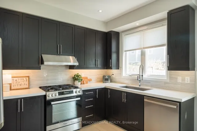 Additional property image - 886 Savoline Blvd