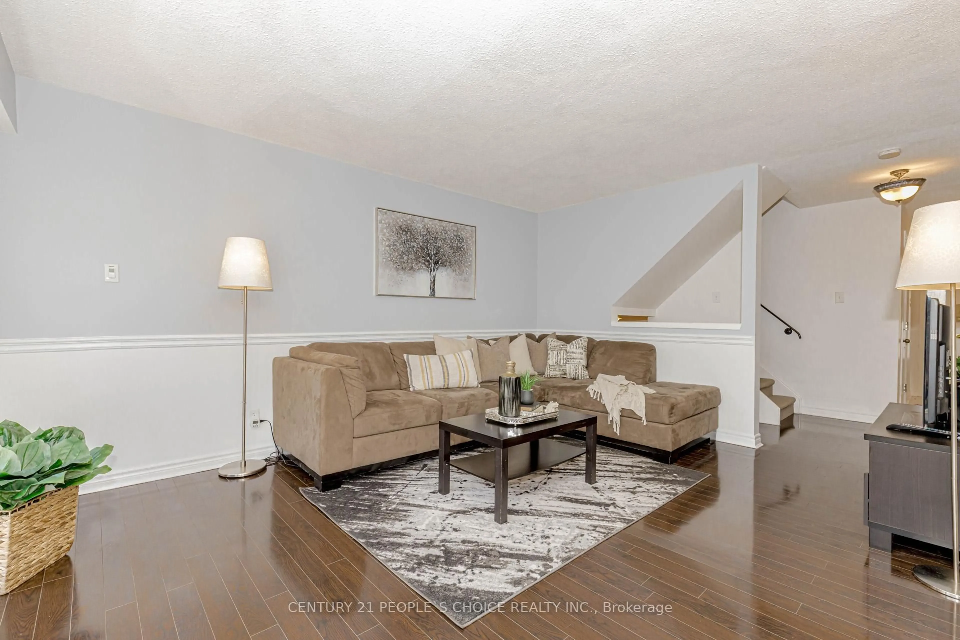 Living room with furniture, unknown for 2881 Windwood Dr #86, Mississauga Ontario L5N 2K9