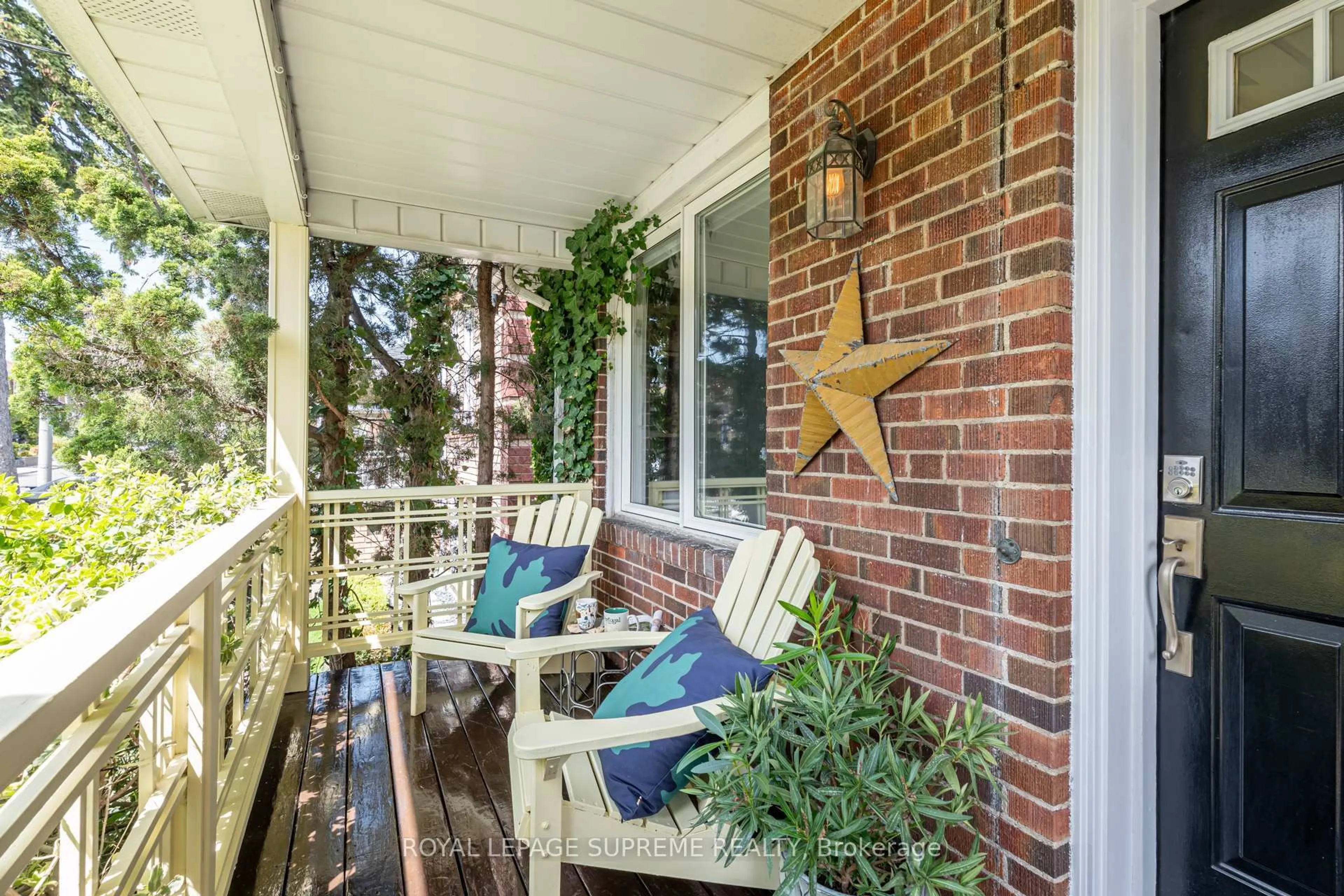 Patio, street for 901 St Clarens Ave, Toronto Ontario M6H 3X5