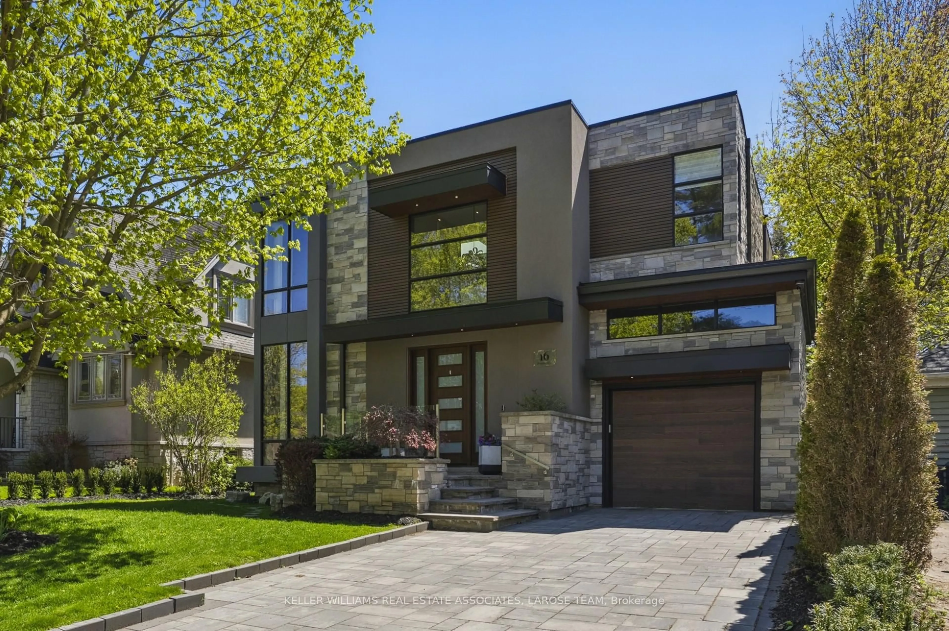 Home with brick exterior material, street for 16 Maple Ave, Mississauga Ontario L5H 2R6