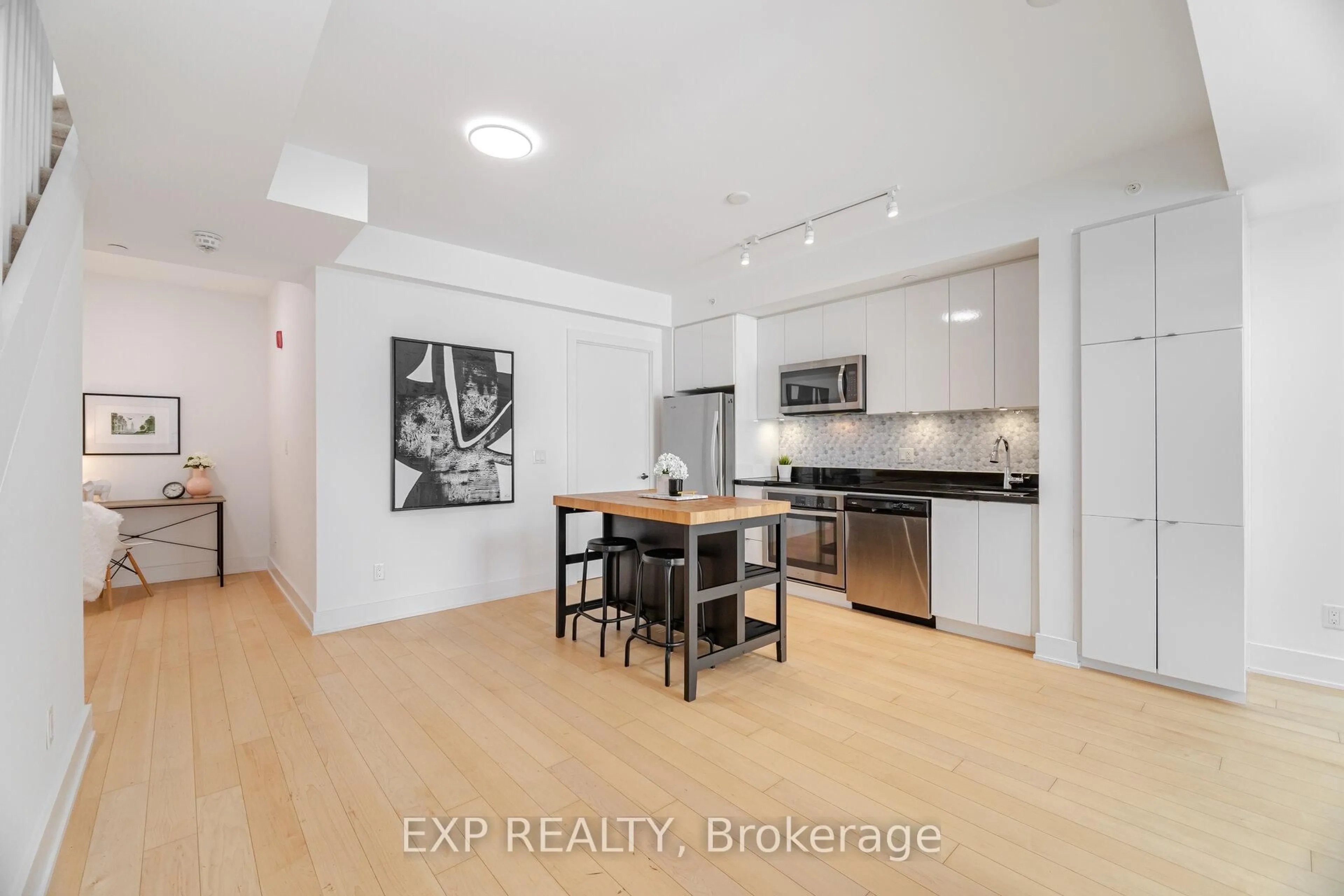 Unknown for 5260 Dundas St #C211, Burlington Ontario L7L 0J7