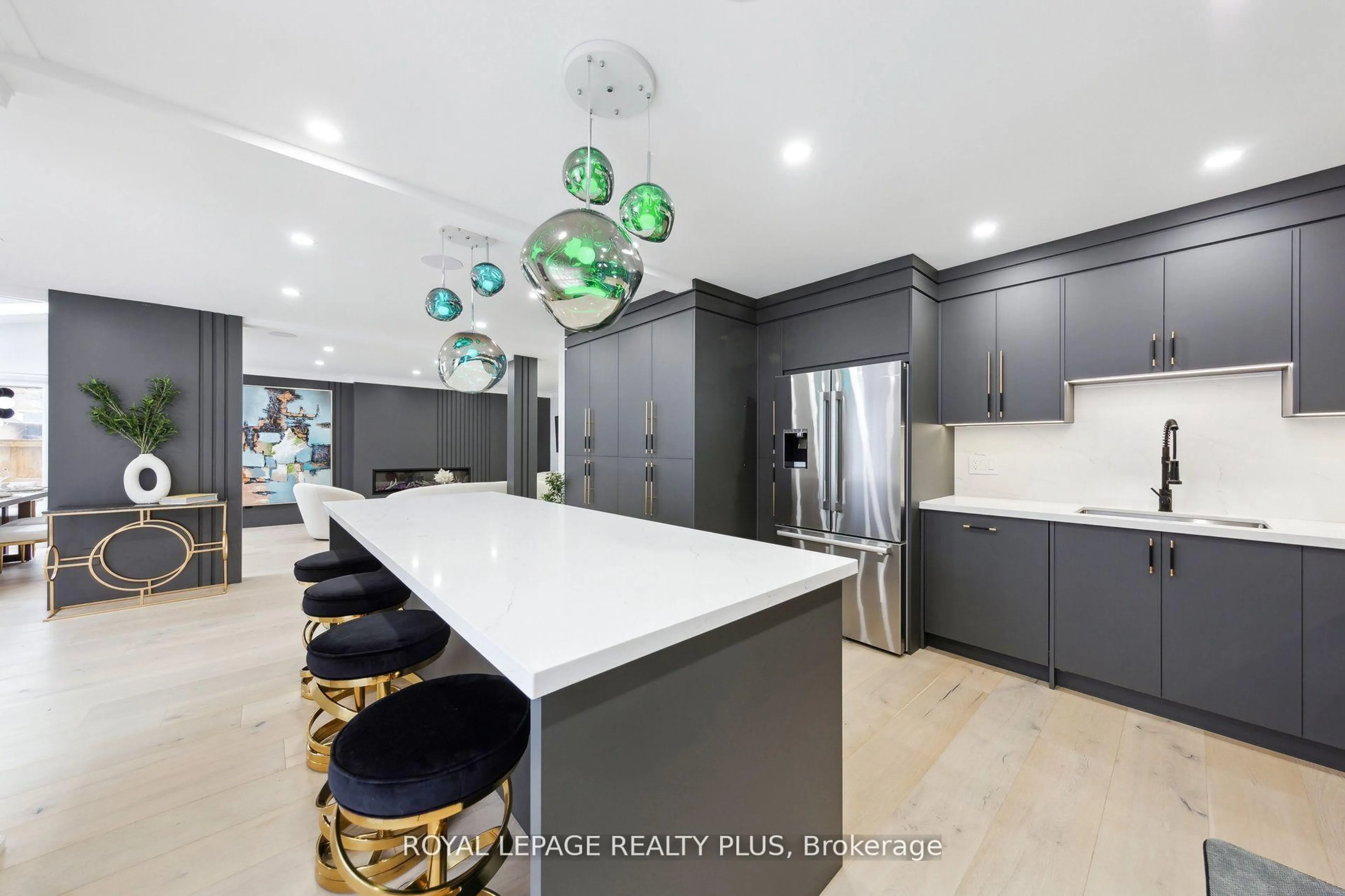 Contemporary kitchen, ceramic/tile floor for 4344 Dallas Crt, Mississauga Ontario L4W 4G7