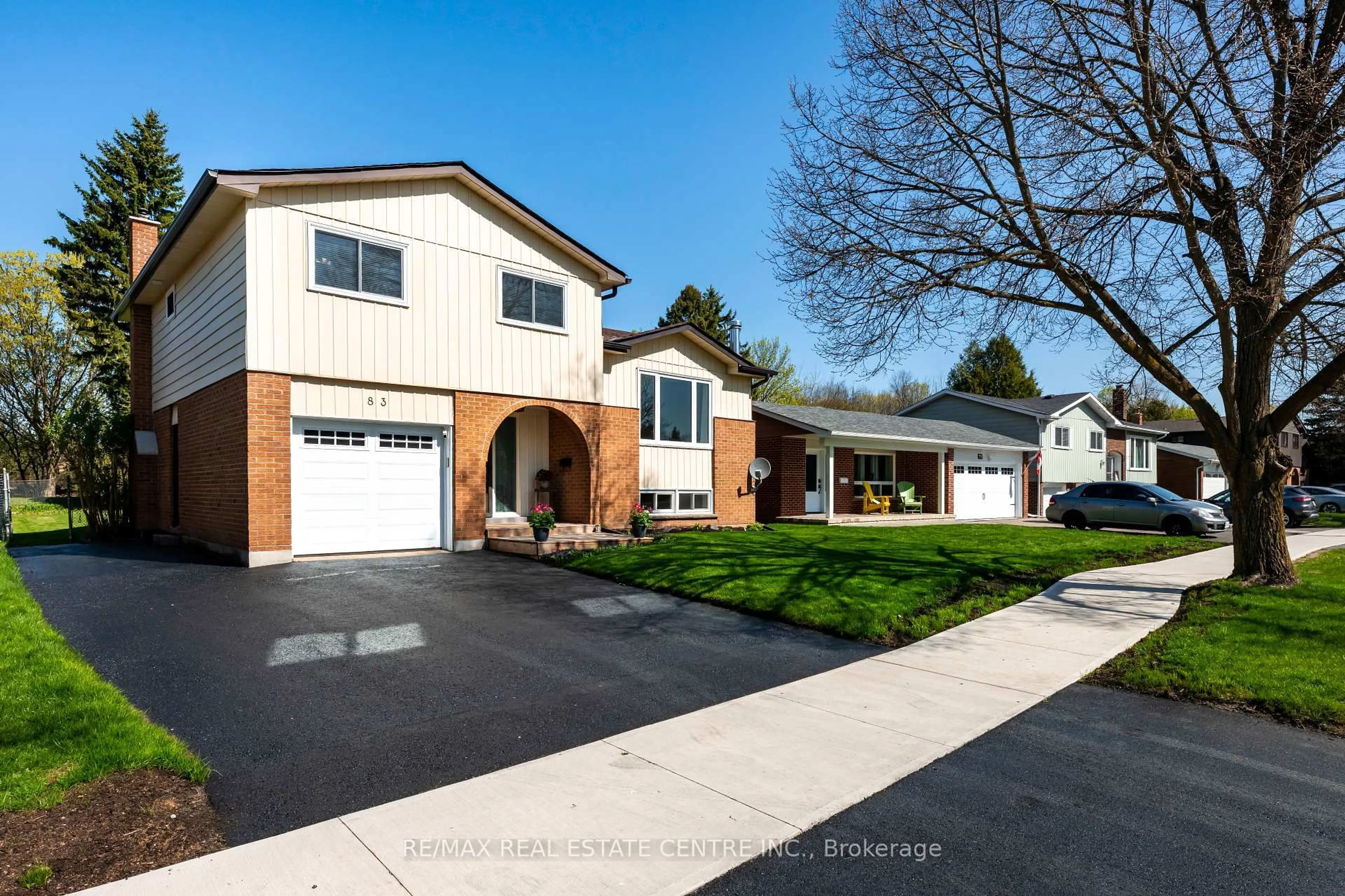 Home with vinyl exterior material, street for 83 Highland Dr, Orangeville Ontario L9W 3J5