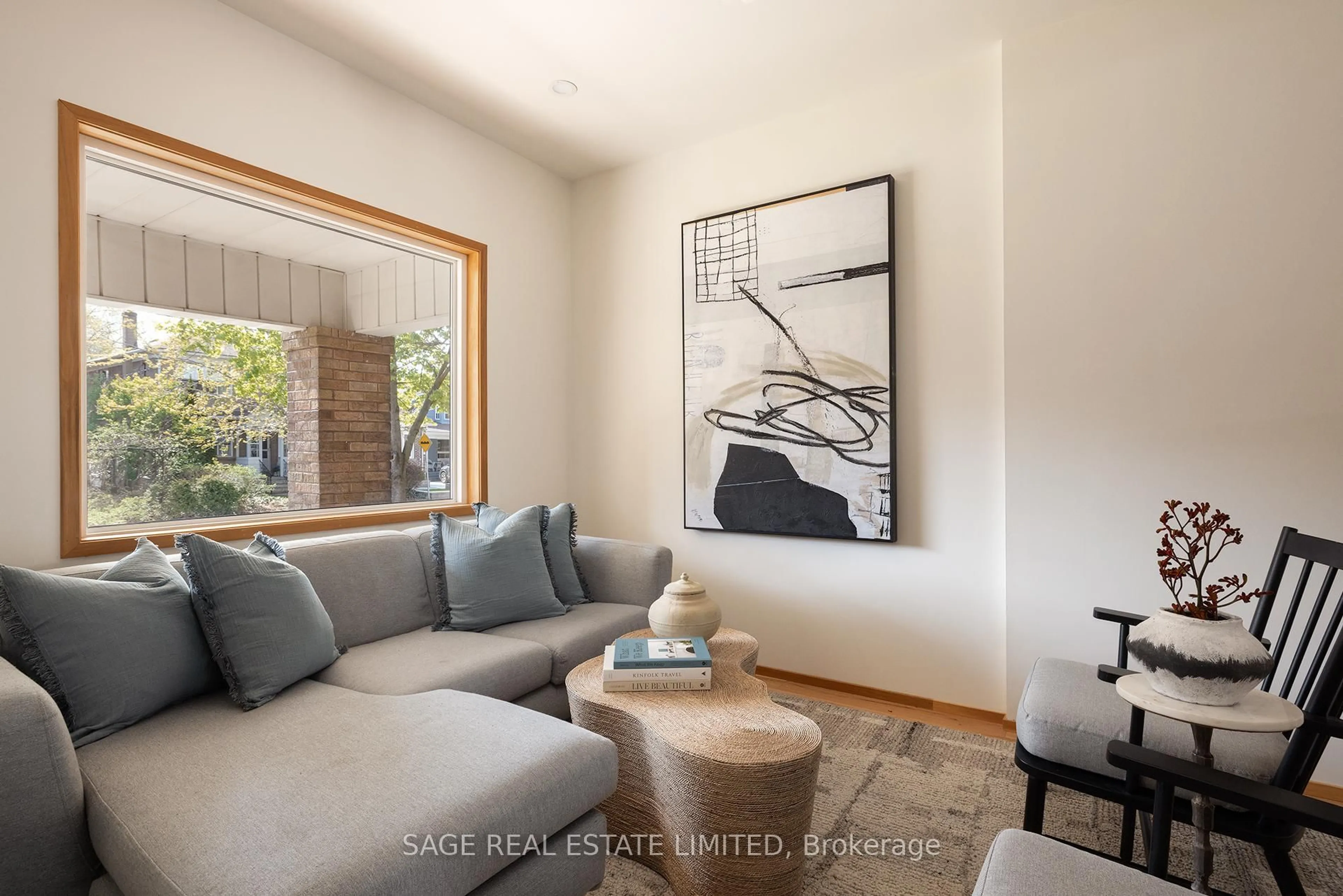 Living room with furniture, unknown for 839 Windermere Ave, Toronto Ontario M6S 3M5