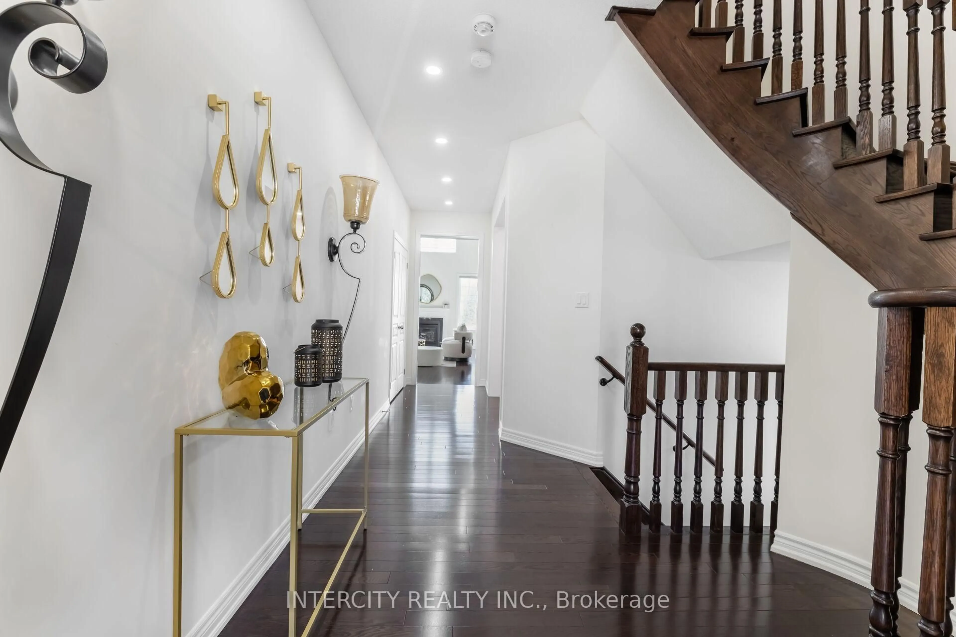 Indoor entryway for 28 Ezra Cres, Brampton Ontario L7A 5A6