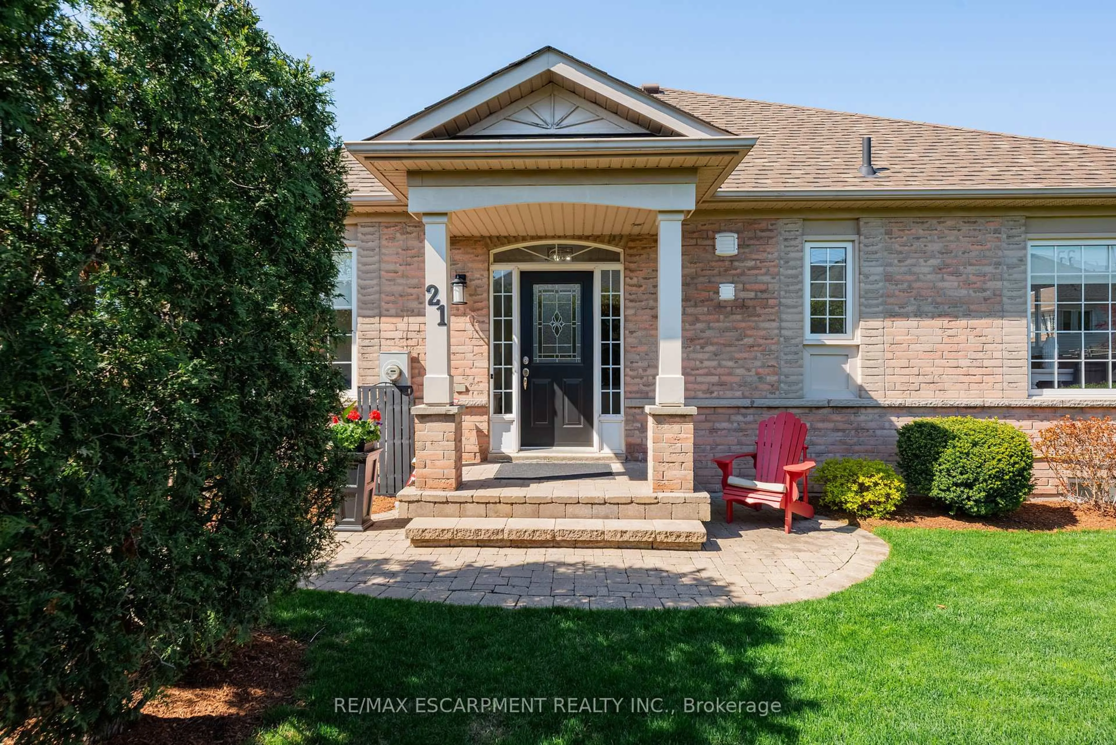 Home with brick exterior material, street for 2243 Turnberry Rd #21, Burlington Ontario L7M 4Y4