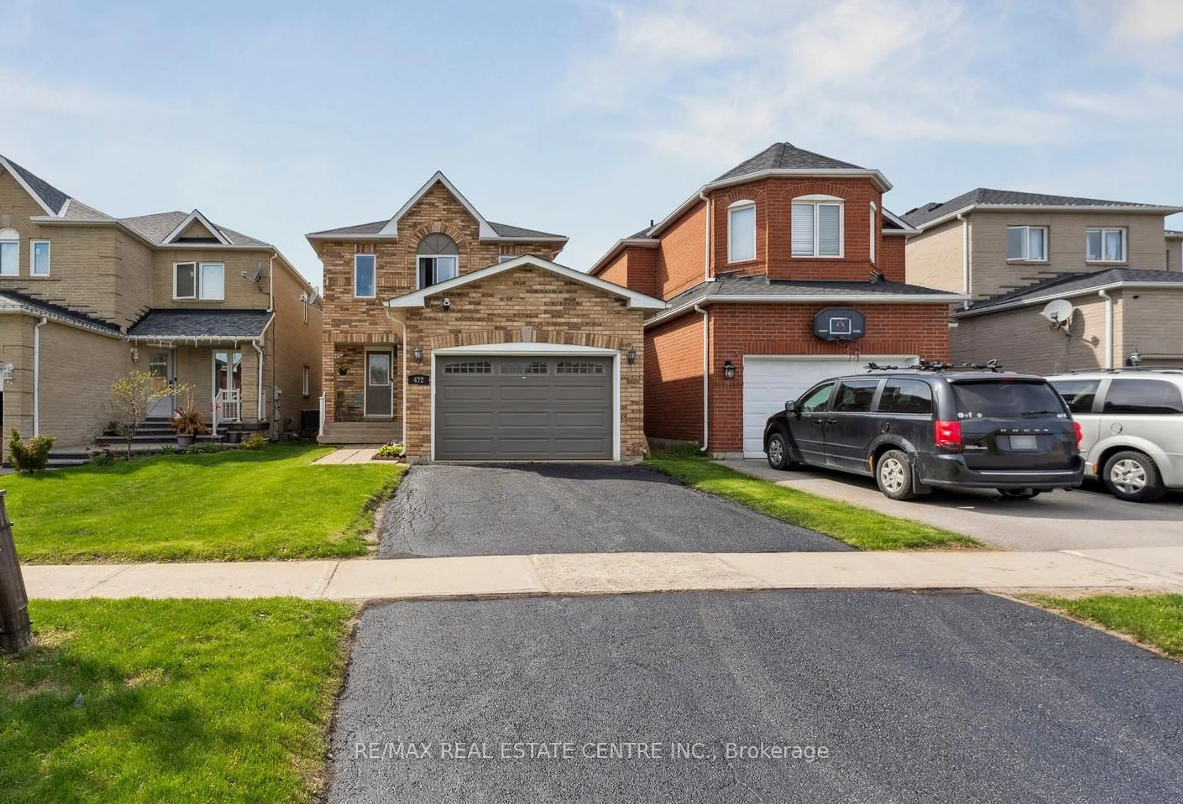 Home with brick exterior material, street for 472 Jay Cres, Orangeville Ontario L9W 4Y8