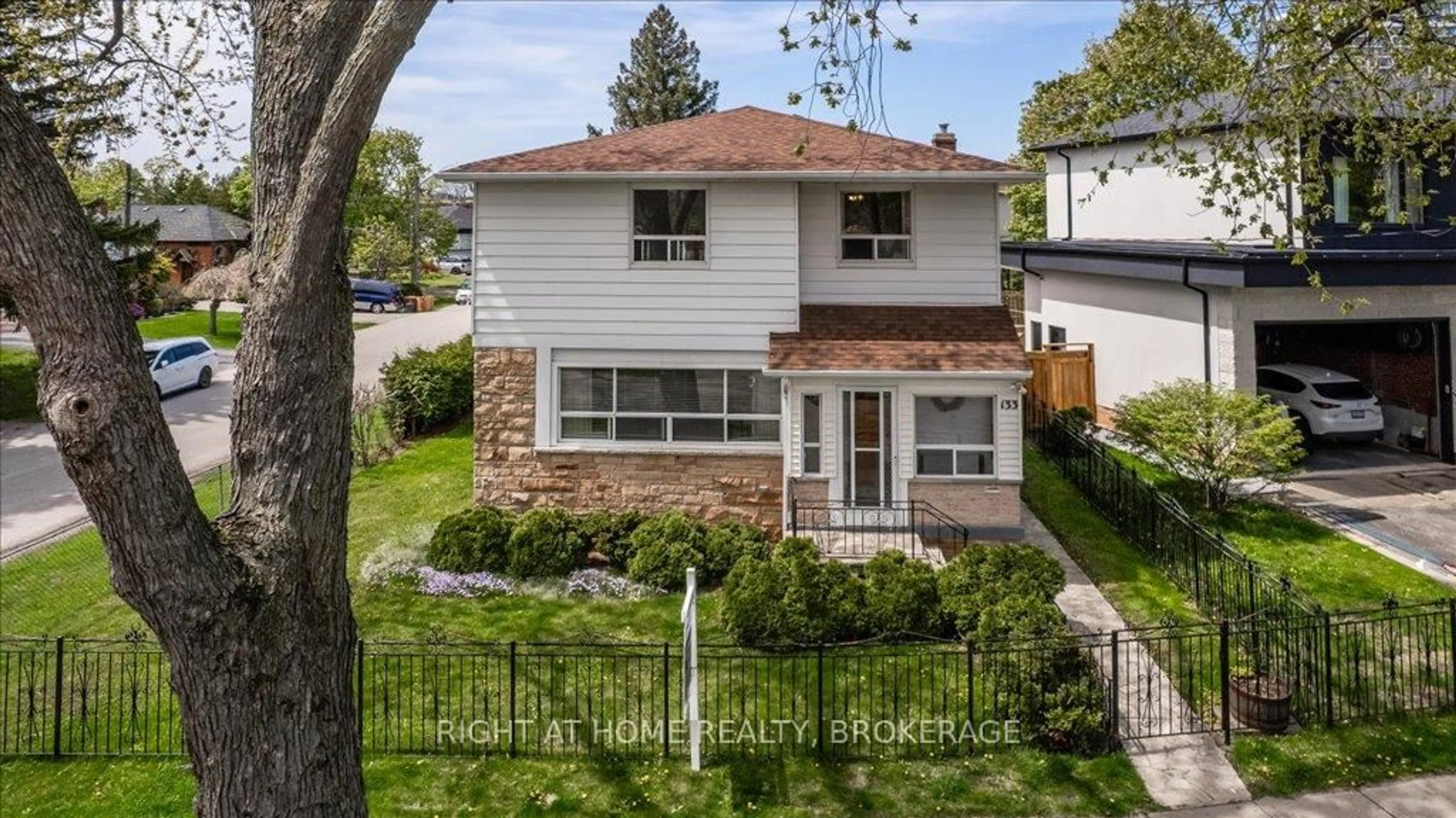 Home with brick exterior material, street for 133 Prince Charles Dr, Oakville Ontario L6K 2E1