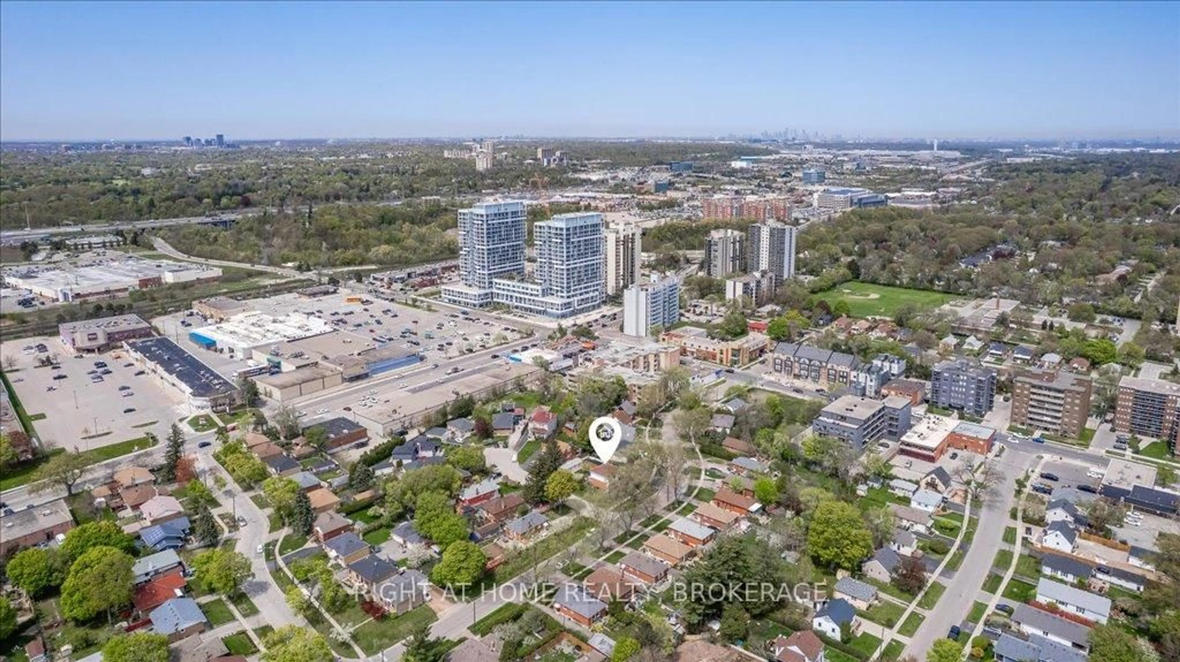 A pic from outside/outdoor area/front of a property/back of a property/a pic from drone, city buildings view from balcony for 133 Prince Charles Dr, Oakville Ontario L6K 2E1