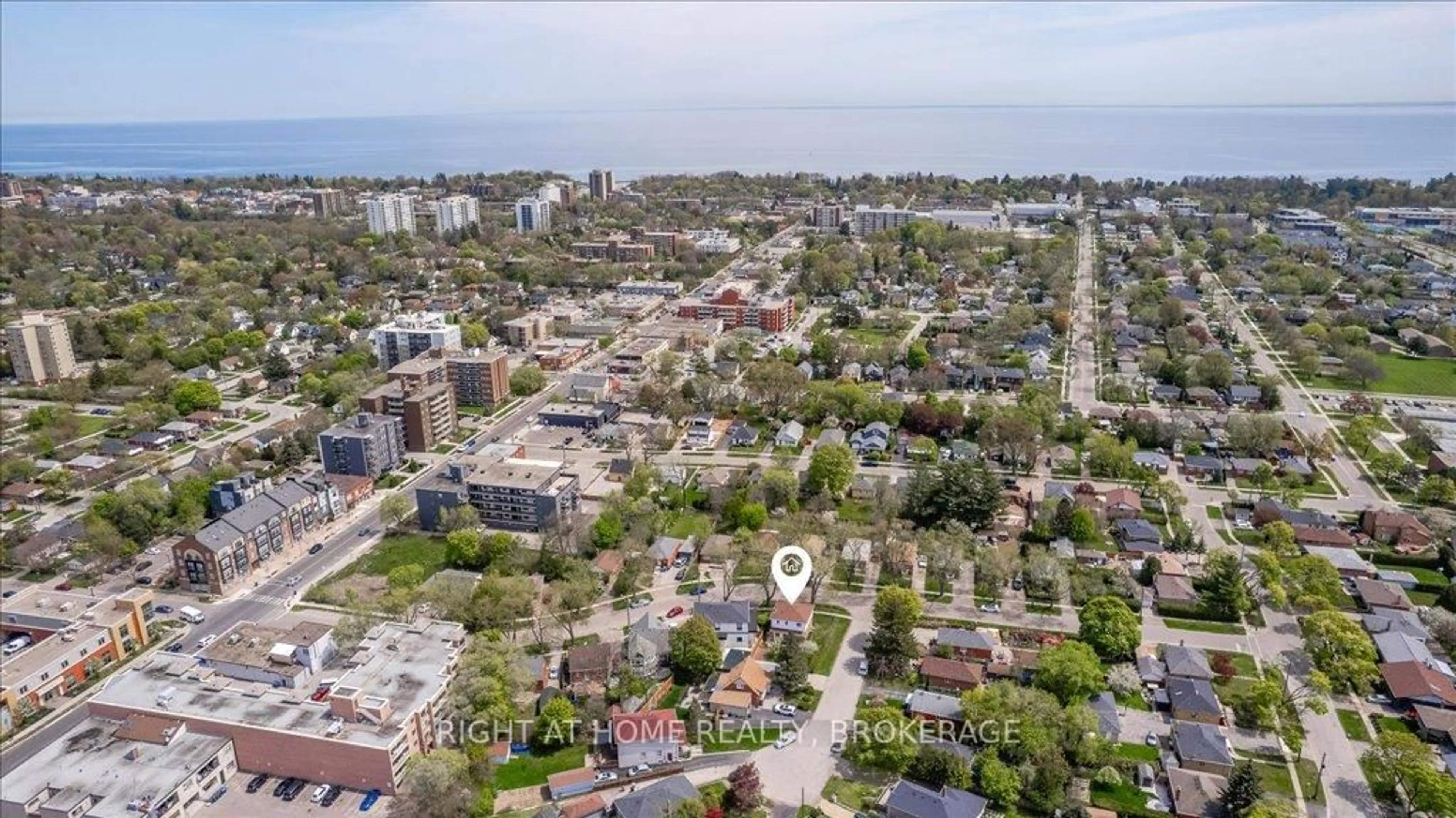 A pic from outside/outdoor area/front of a property/back of a property/a pic from drone, city buildings view from balcony for 133 Prince Charles Dr, Oakville Ontario L6K 2E1