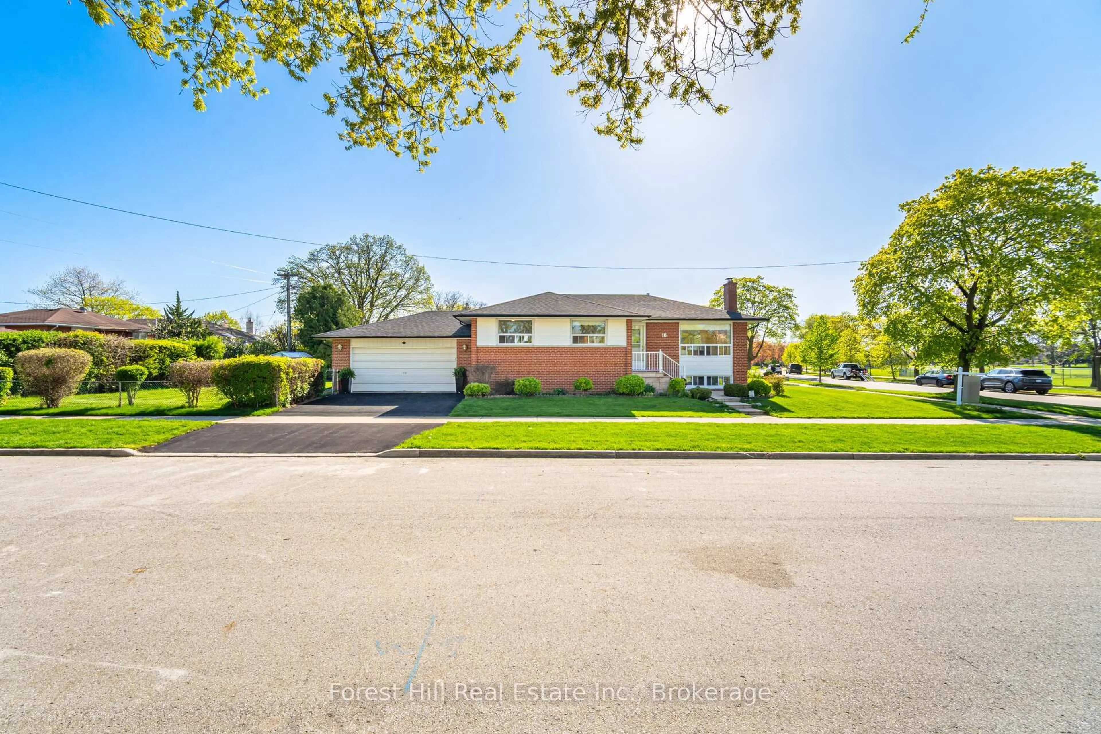 A pic from outside/outdoor area/front of a property/back of a property/a pic from drone, street for 16 Bethwin Pl, Toronto Ontario M9R 2C4