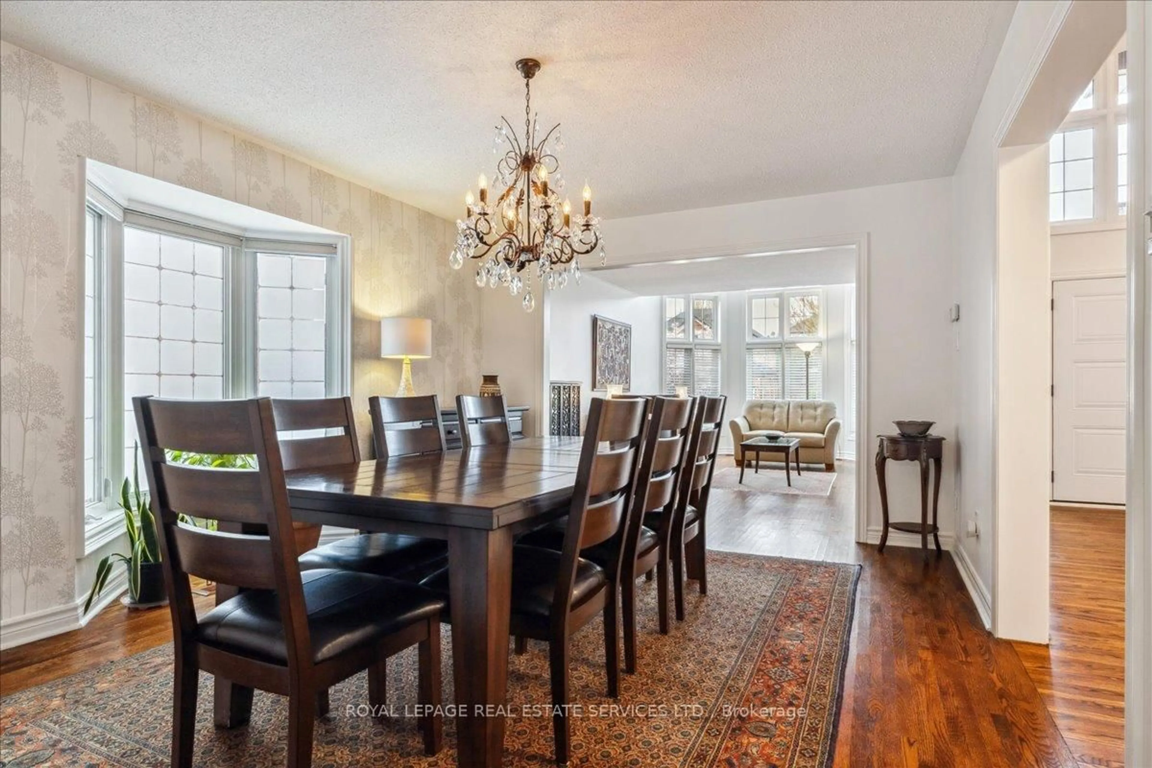 Dining room, wood/laminate floor for 2317 Carpenters Circ, Oakville Ontario L6M 3C7