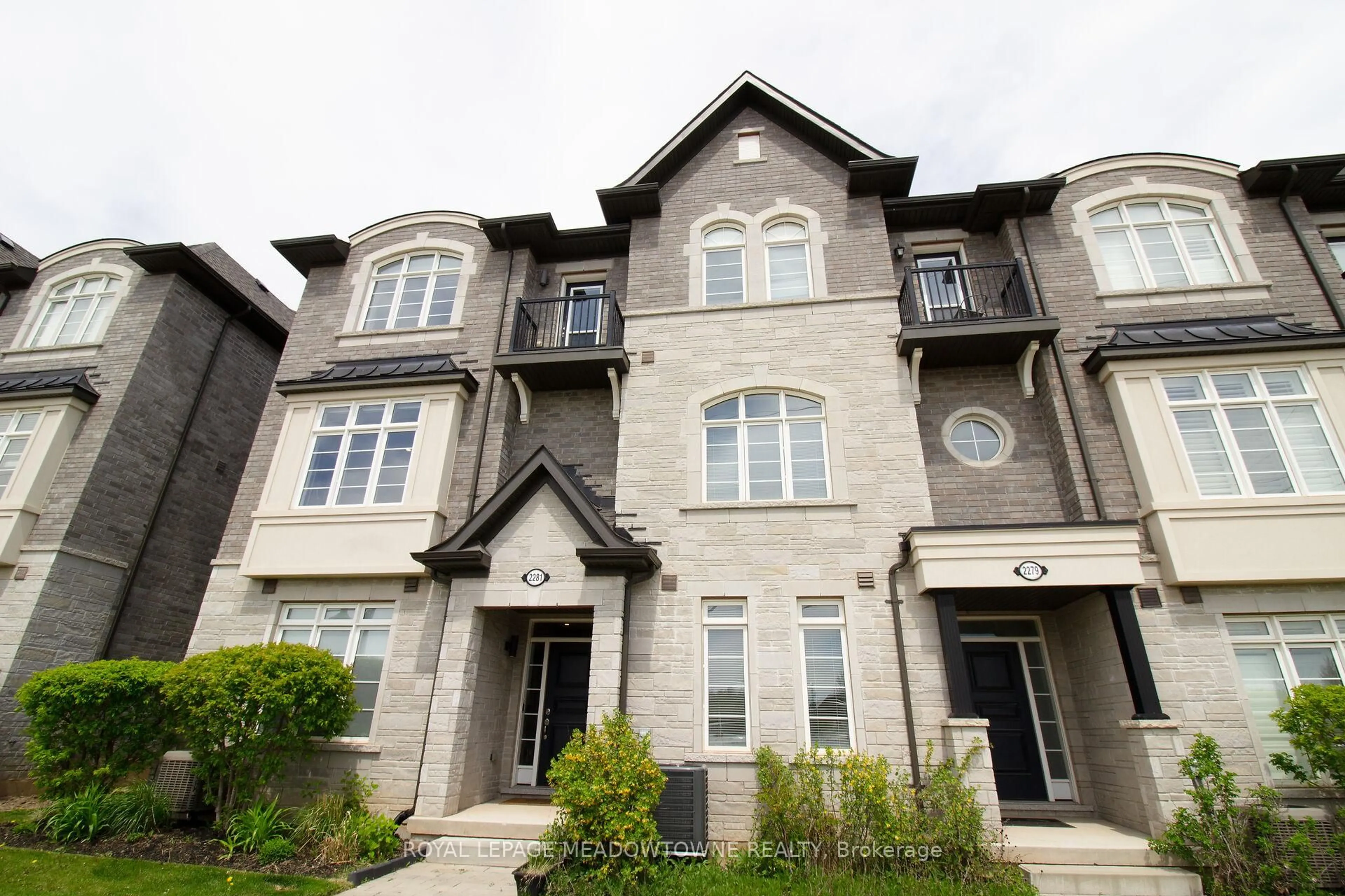 Home with brick exterior material, building for 2281 Khalsa Gate, Oakville Ontario L6M 1P4