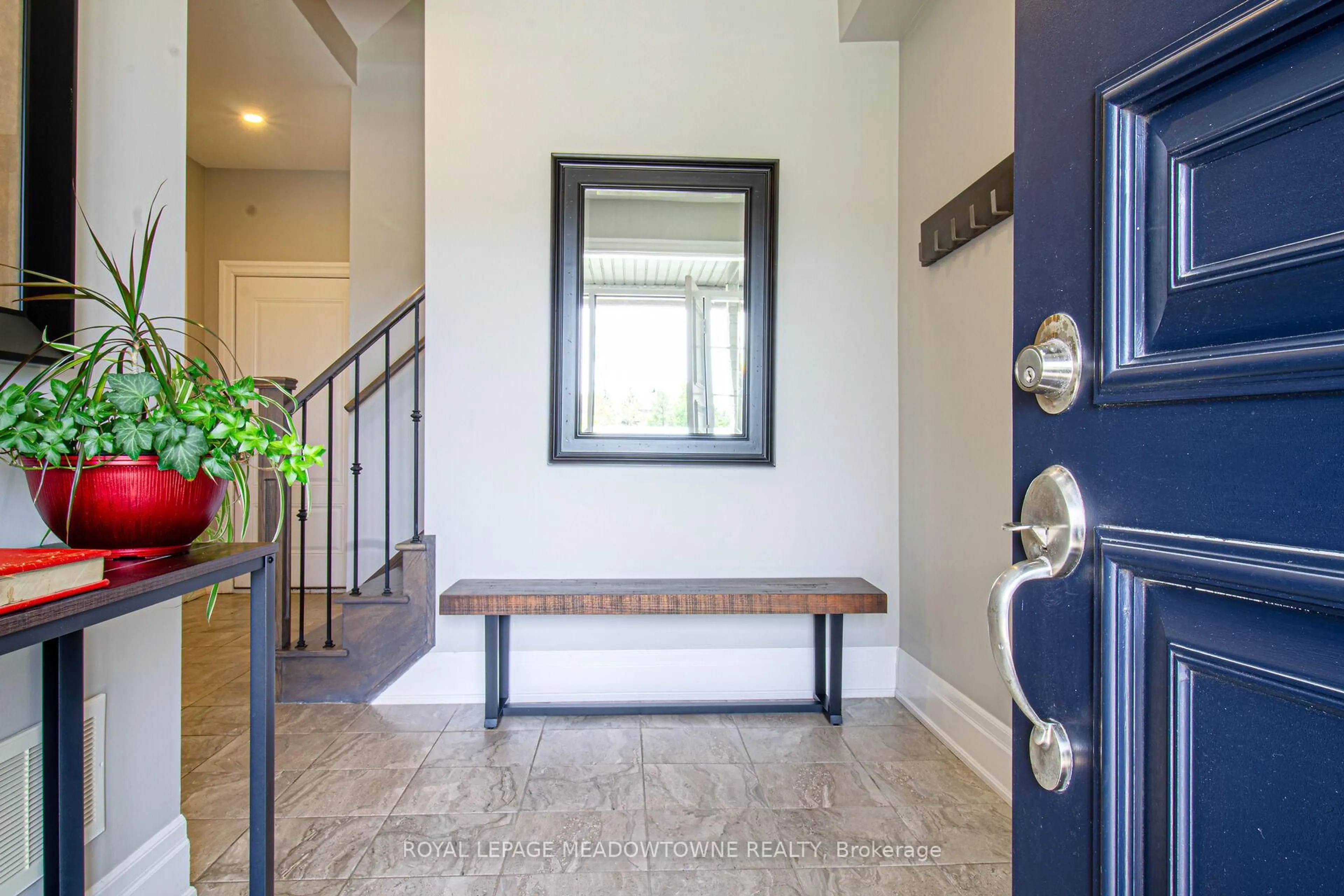 Indoor entryway for 2281 Khalsa Gate, Oakville Ontario L6M 1P4