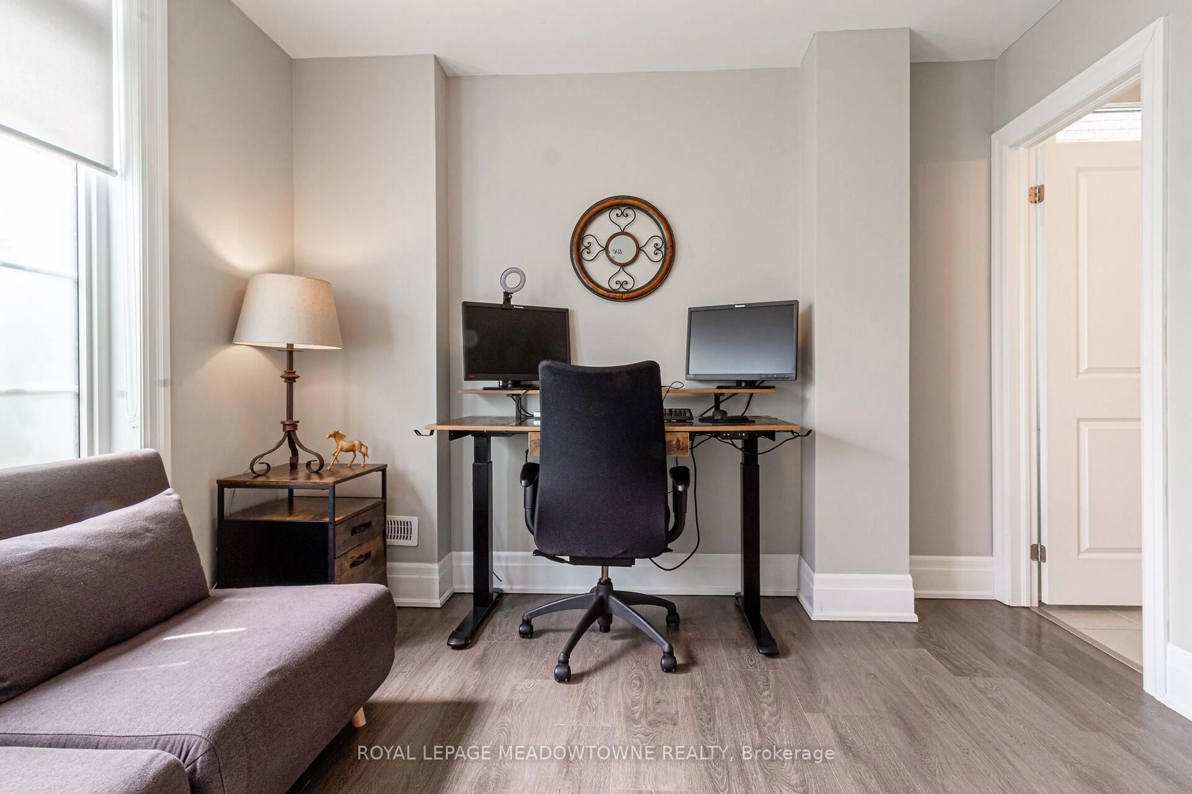 A pic of a room for 2281 Khalsa Gate, Oakville Ontario L6M 1P4