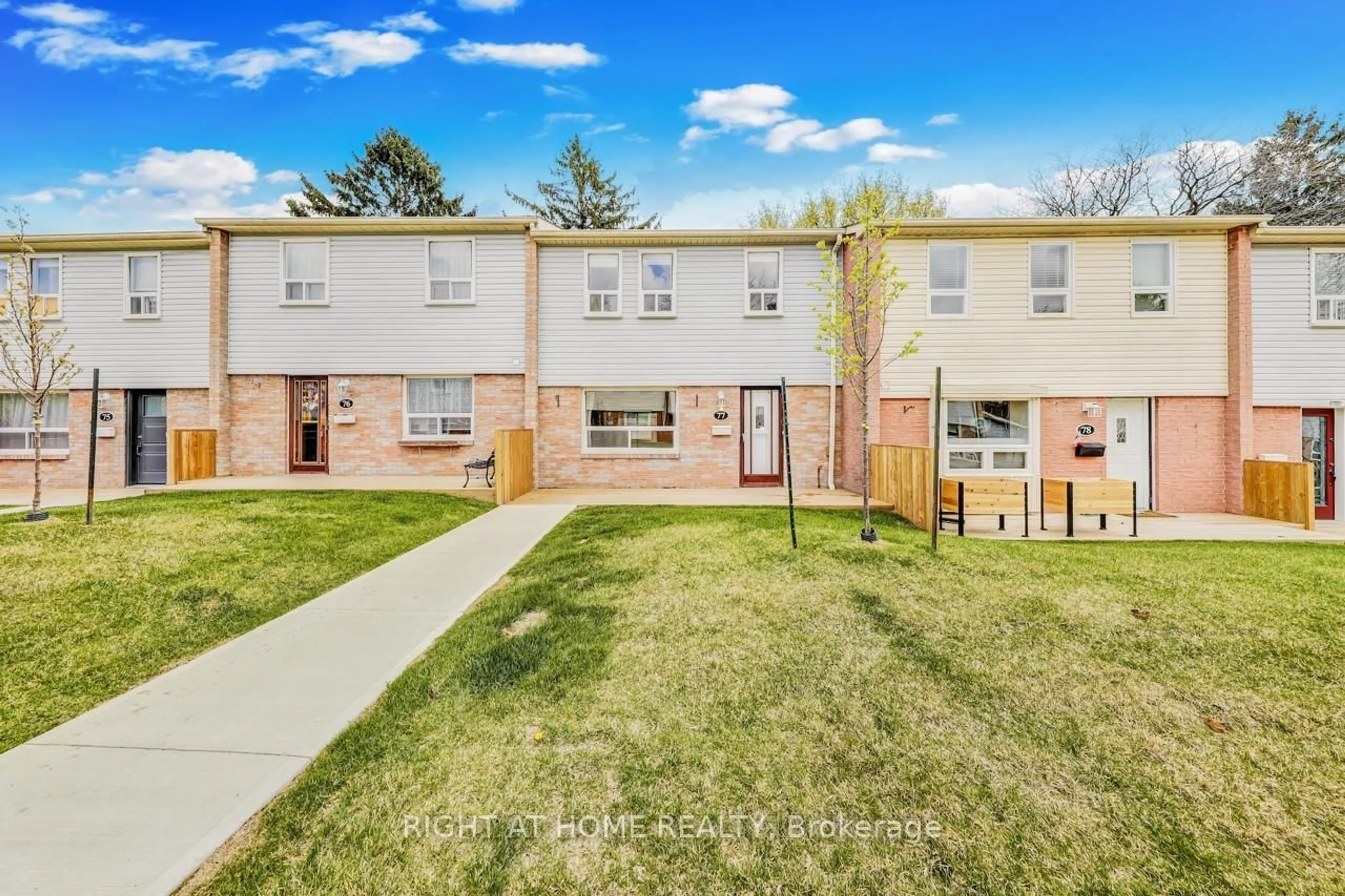 A pic from outside/outdoor area/front of a property/back of a property/a pic from drone, street for 1055 Shawnmarr Rd #77, Mississauga Ontario L5H 3V2