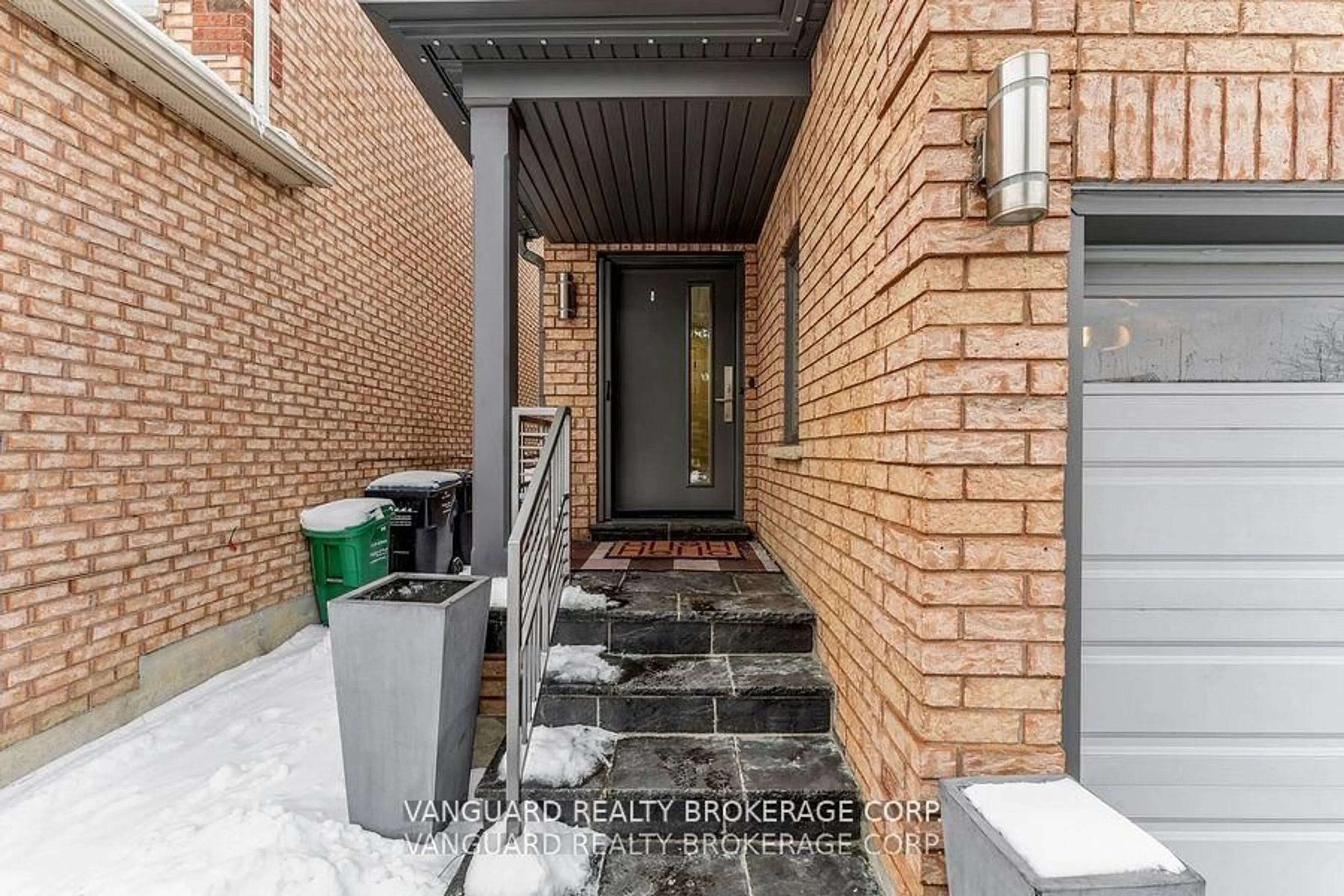 Indoor entryway for 12 Ewart St, Caledon Ontario L7E 2T3