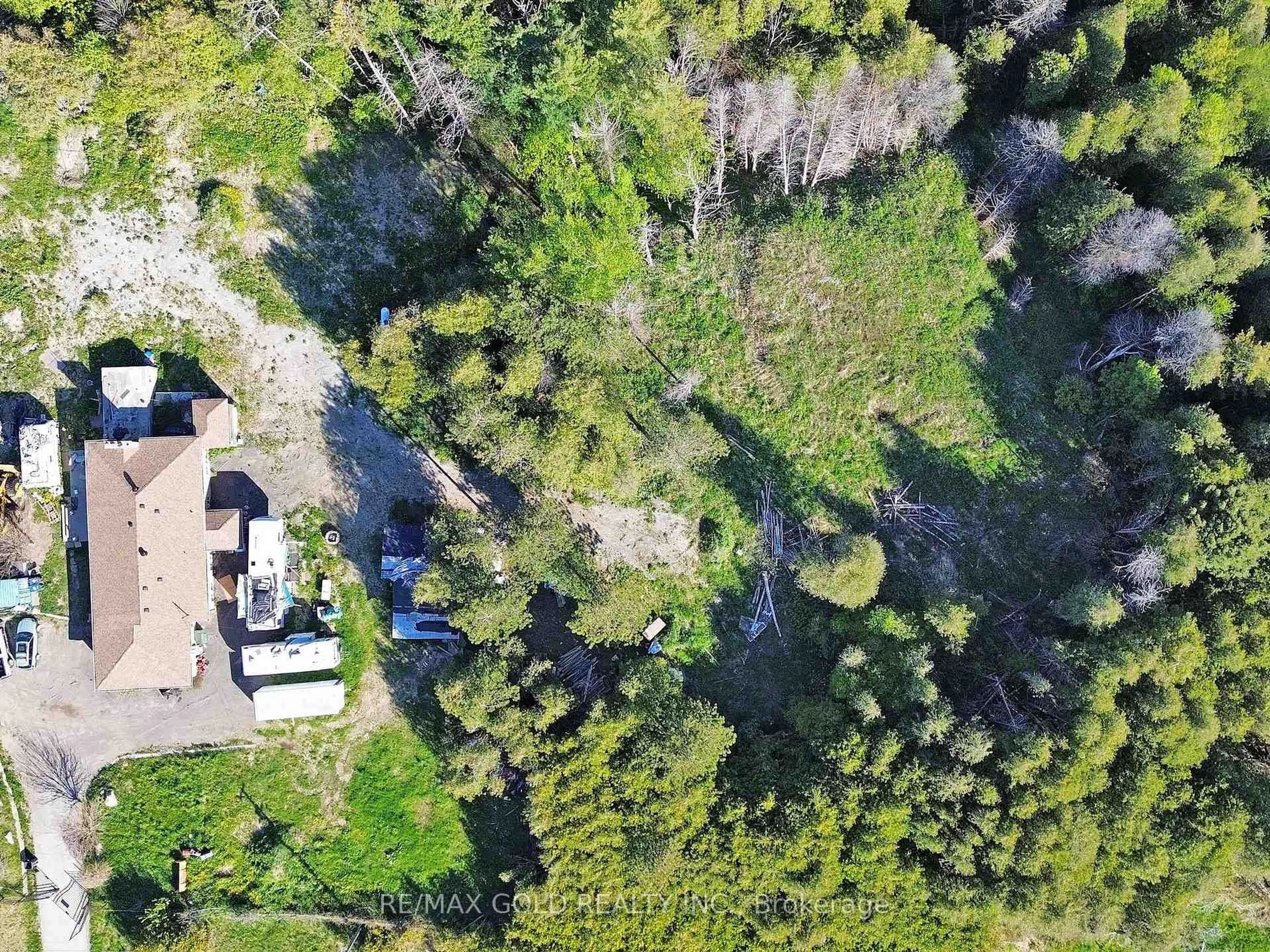 A pic from outside/outdoor area/front of a property/back of a property/a pic from drone, forest/trees view for 5961 Charleston Sdrd, Caledon Ontario L7K 0S9