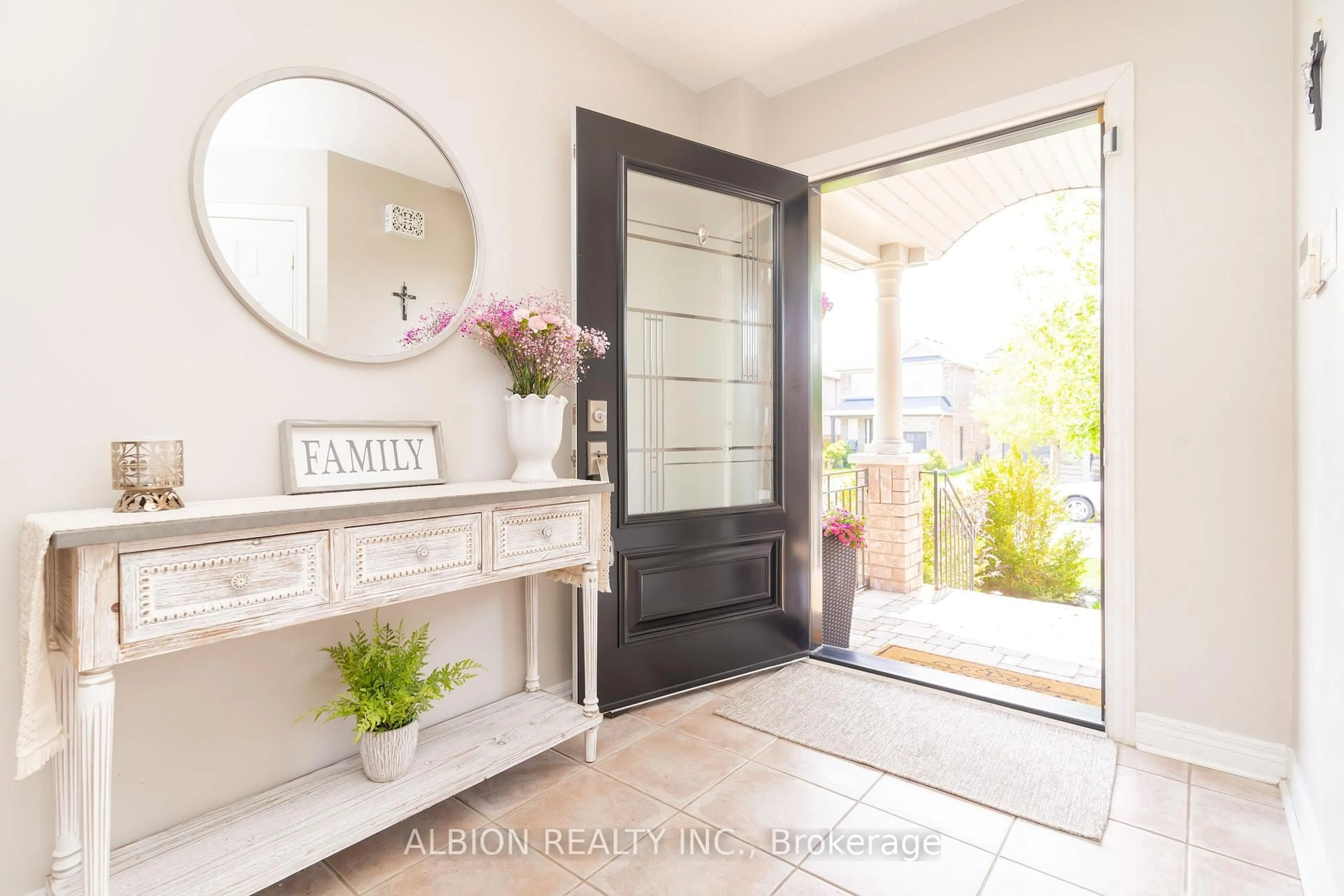 Indoor entryway for 40 Emily Carr Cres, Caledon Ontario L7E 2K9