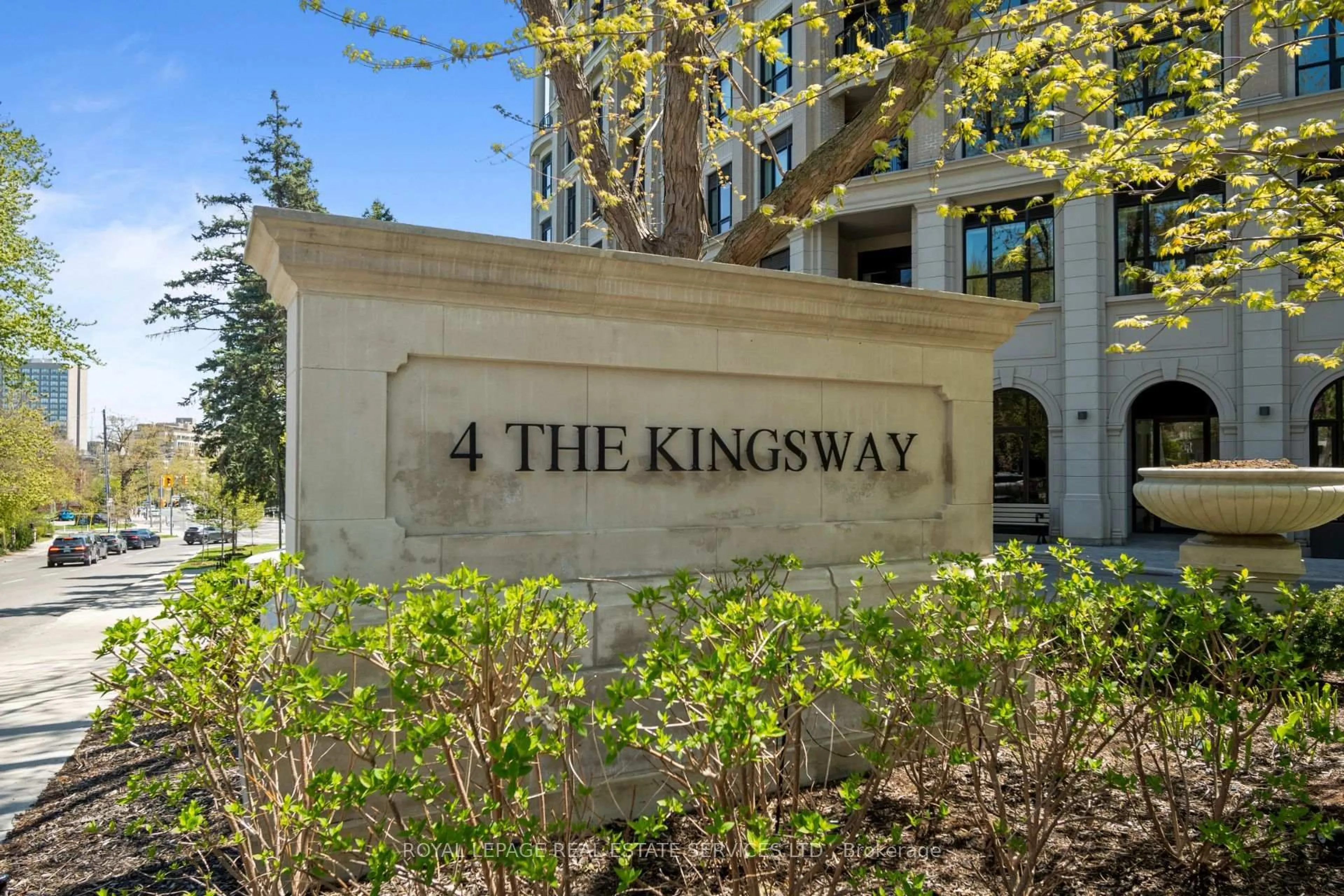 Indoor entryway for 4 The Kingsway N/A #504, Toronto Ontario M8X 2T1