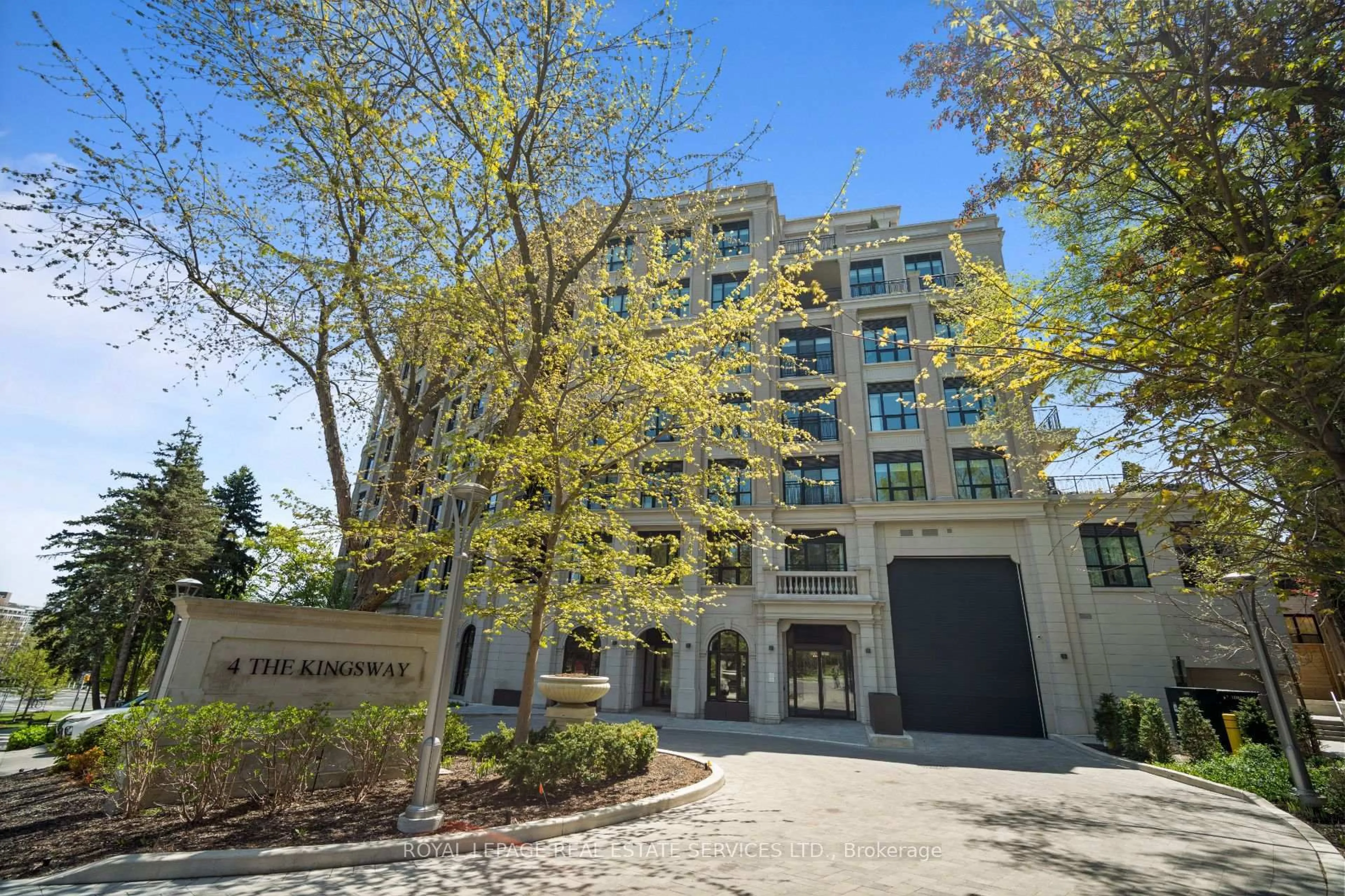 Indoor foyer for 4 The Kingsway N/A #504, Toronto Ontario M8X 2T1