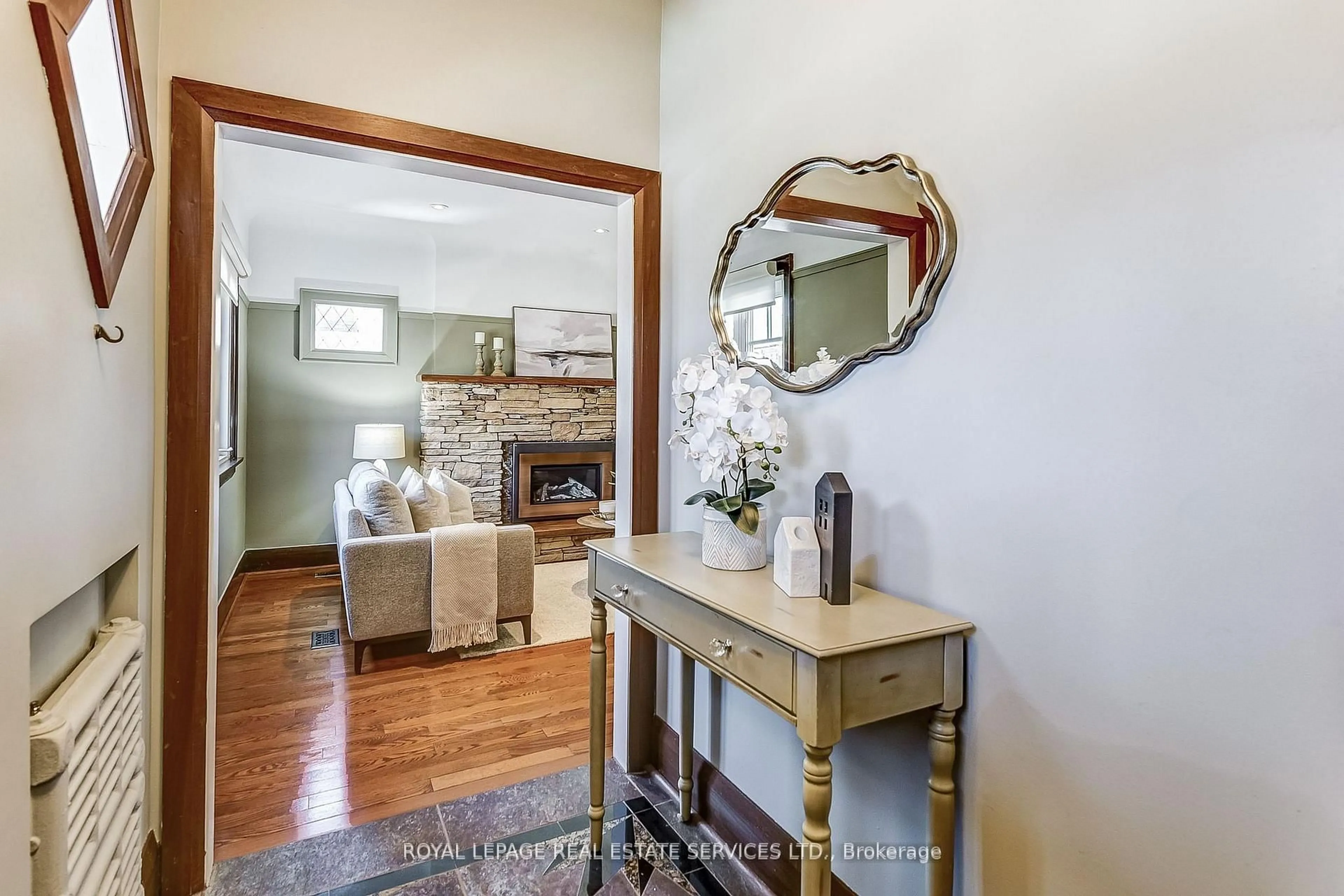 Indoor entryway for 157 Colbeck St, Toronto Ontario M6S 1V8