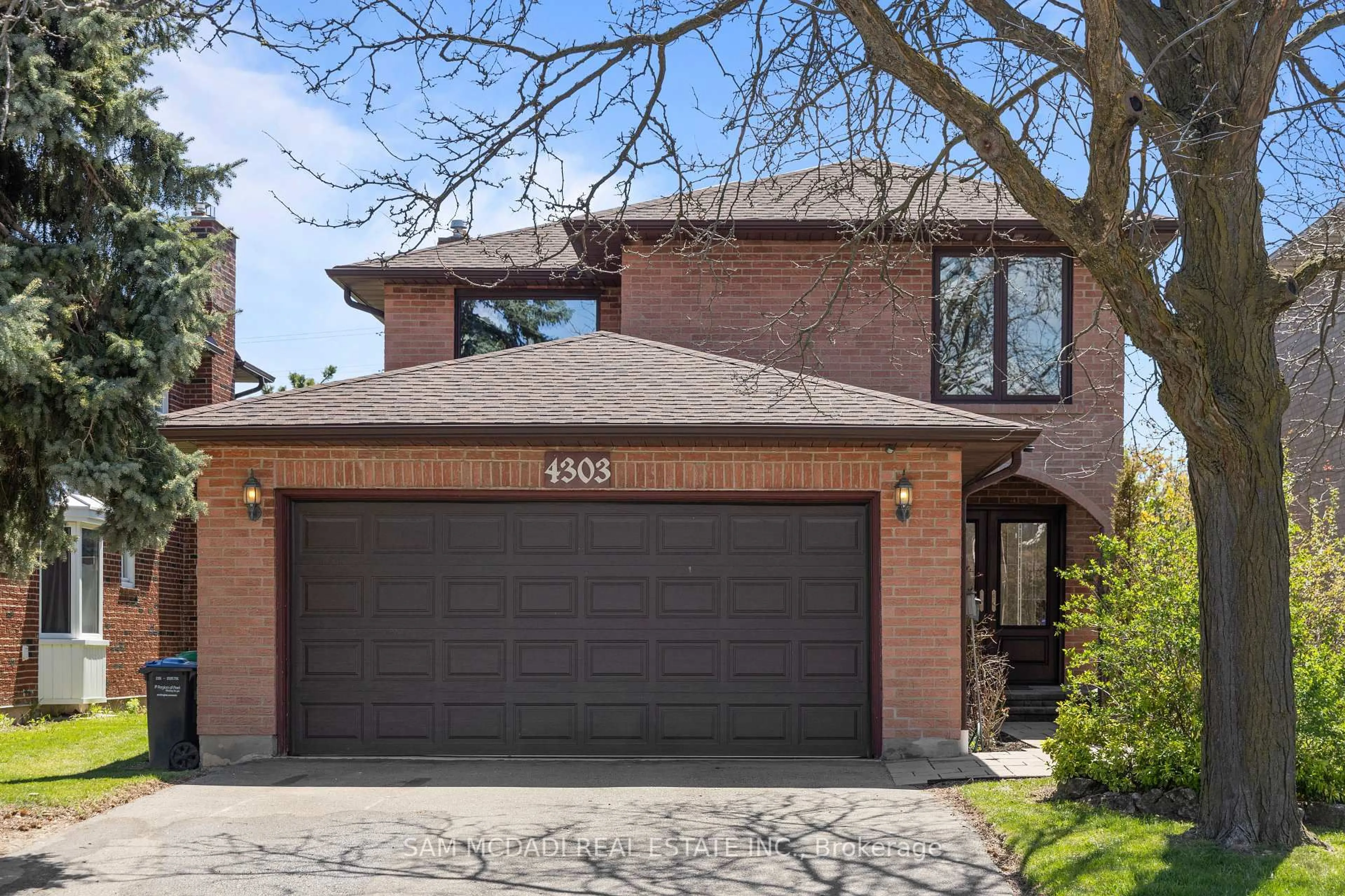 Home with brick exterior material, street for 4303 Tea Garden Circ, Mississauga Ontario L5B 2Z2