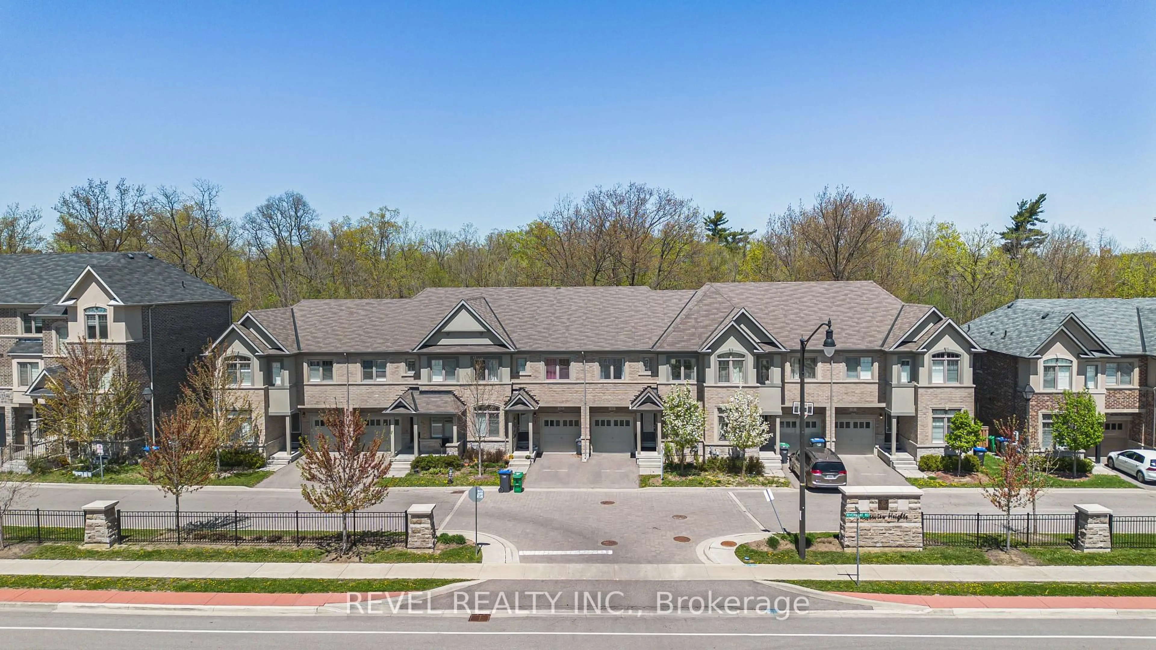 A pic from outside/outdoor area/front of a property/back of a property/a pic from drone, unknown for 11 Oliana Way, Brampton Ontario L6Y 6G8