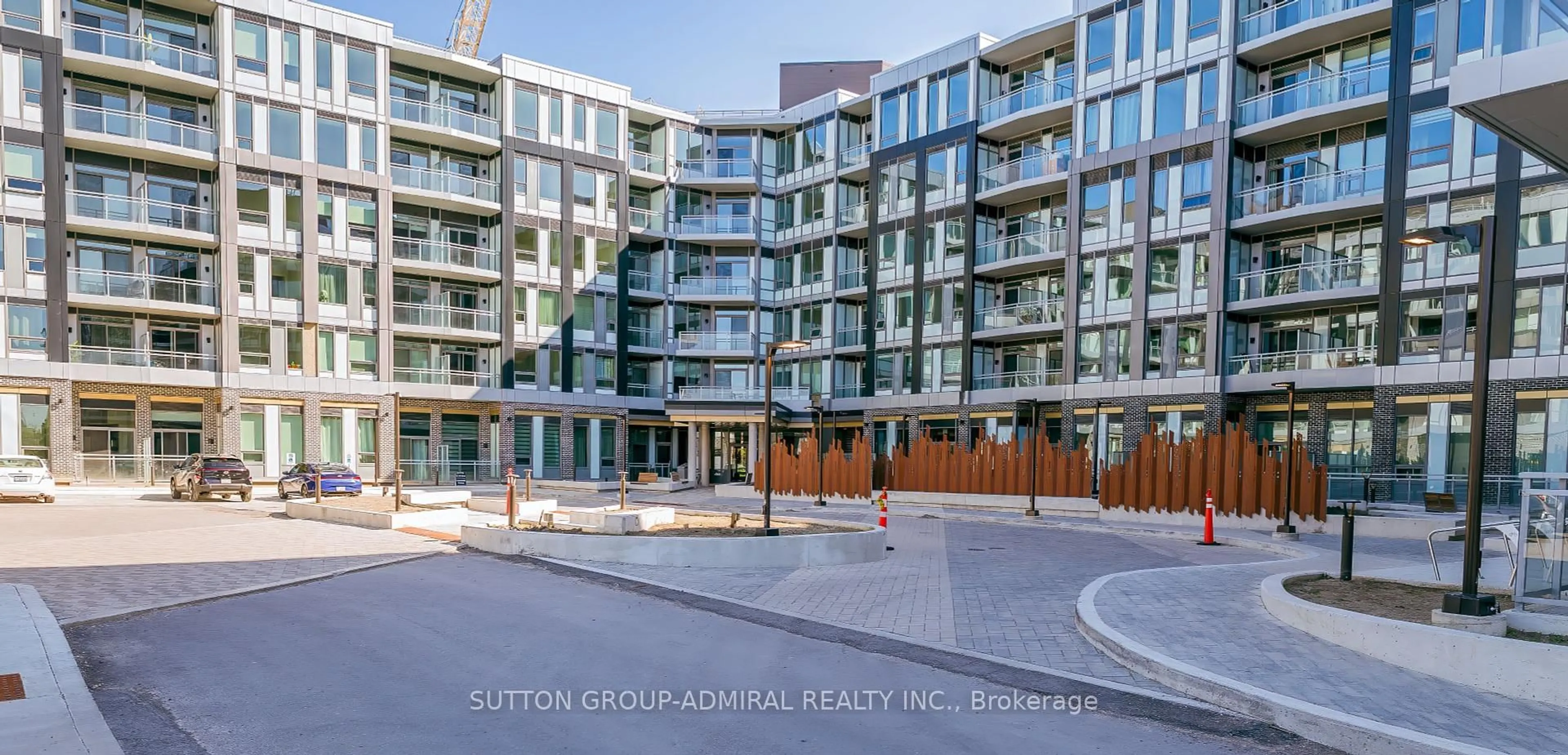 A pic from outside/outdoor area/front of a property/back of a property/a pic from drone, unknown for 2501 Saw Whet Blvd #537, Oakville Ontario L6M 5N2