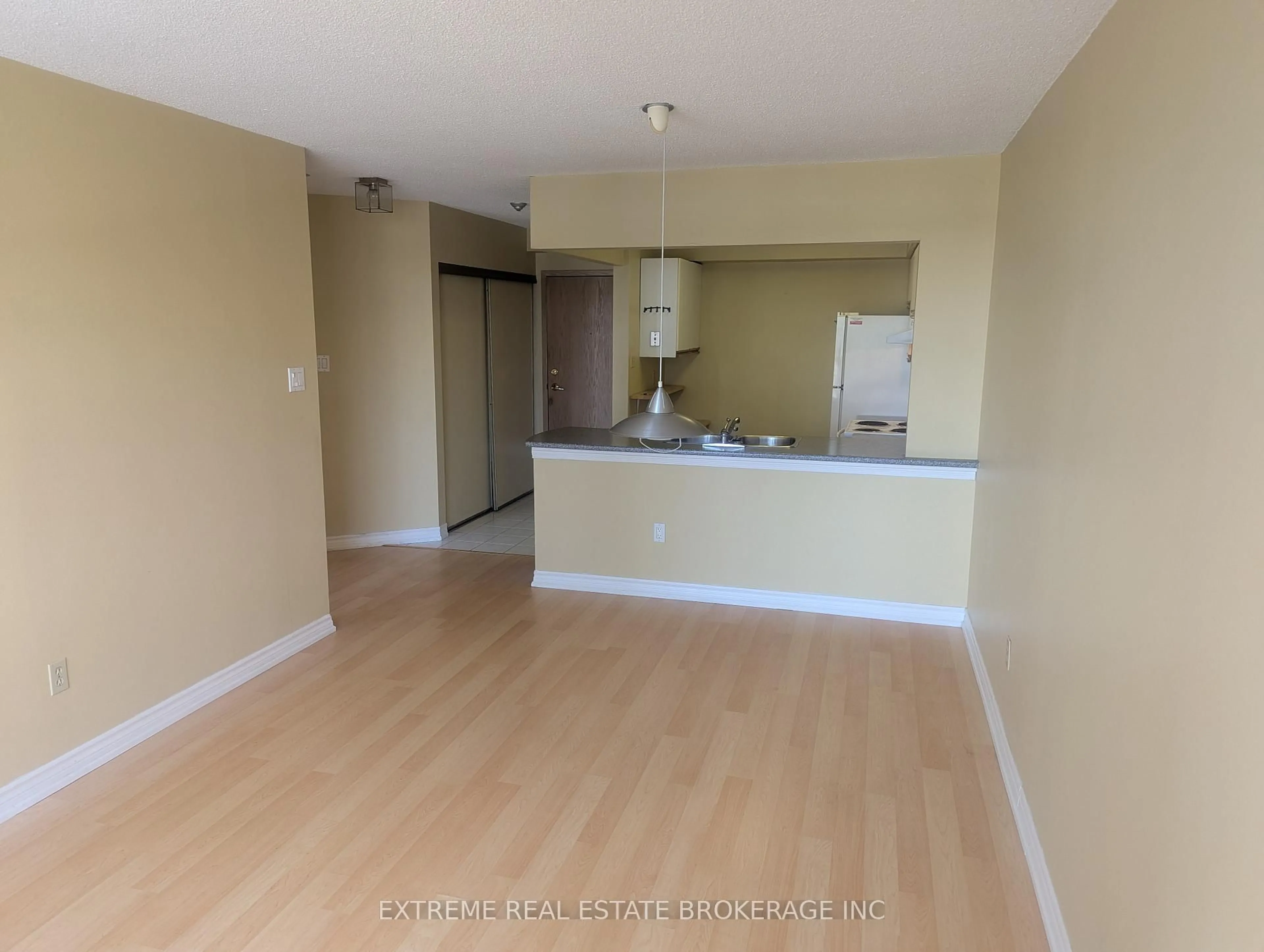 A pic of a room for 55 Elm Dr ##1206, Mississauga Ontario L5B 3Z2